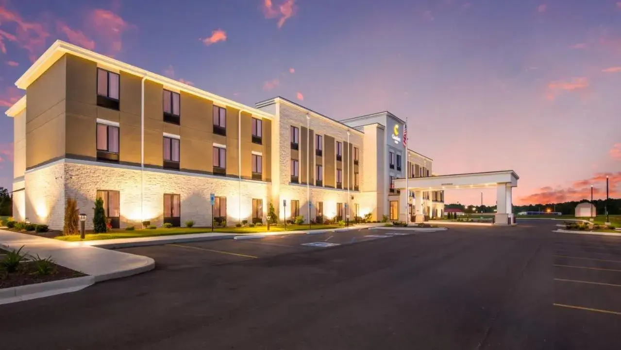 Property building in Comfort Inn Property building in Comfort Inn