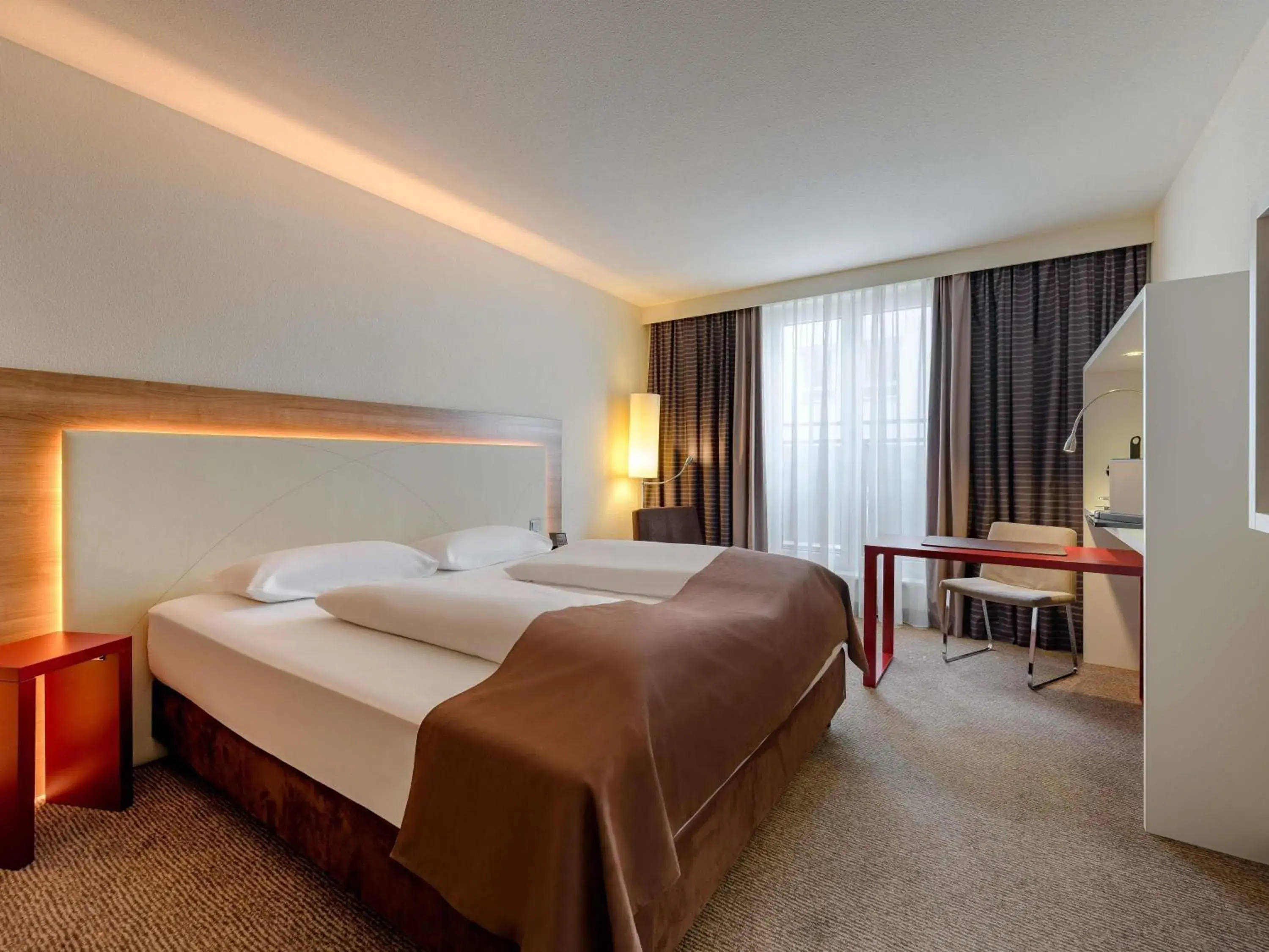 Bedroom, Bed in Mercure Hotel Stuttgart Airport Messe Bedroom, Bed in Mercure Hotel Stuttgart Airport Messe