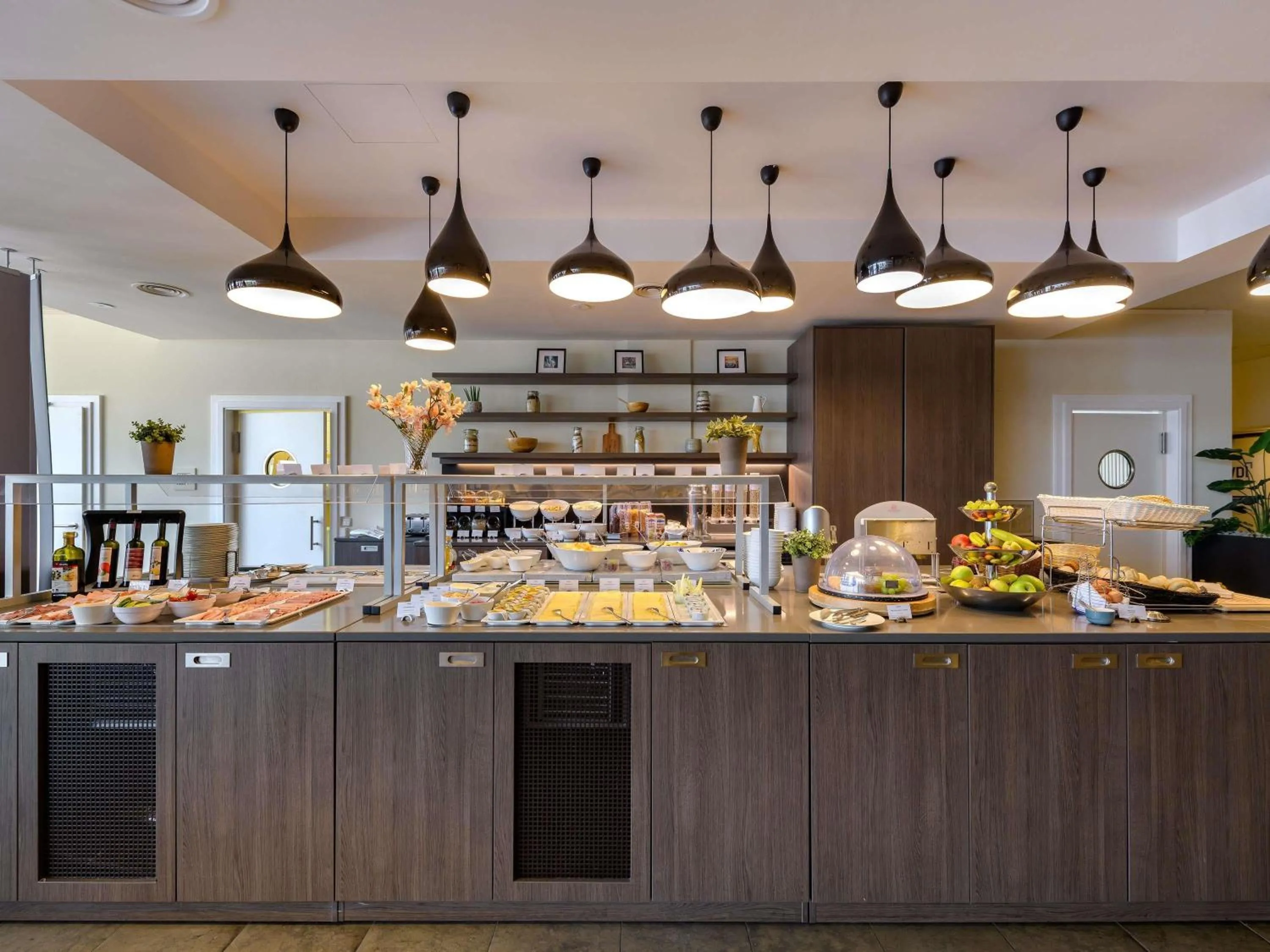 Restaurant/places to eat in Mercure Hotel Stuttgart Airport Messe