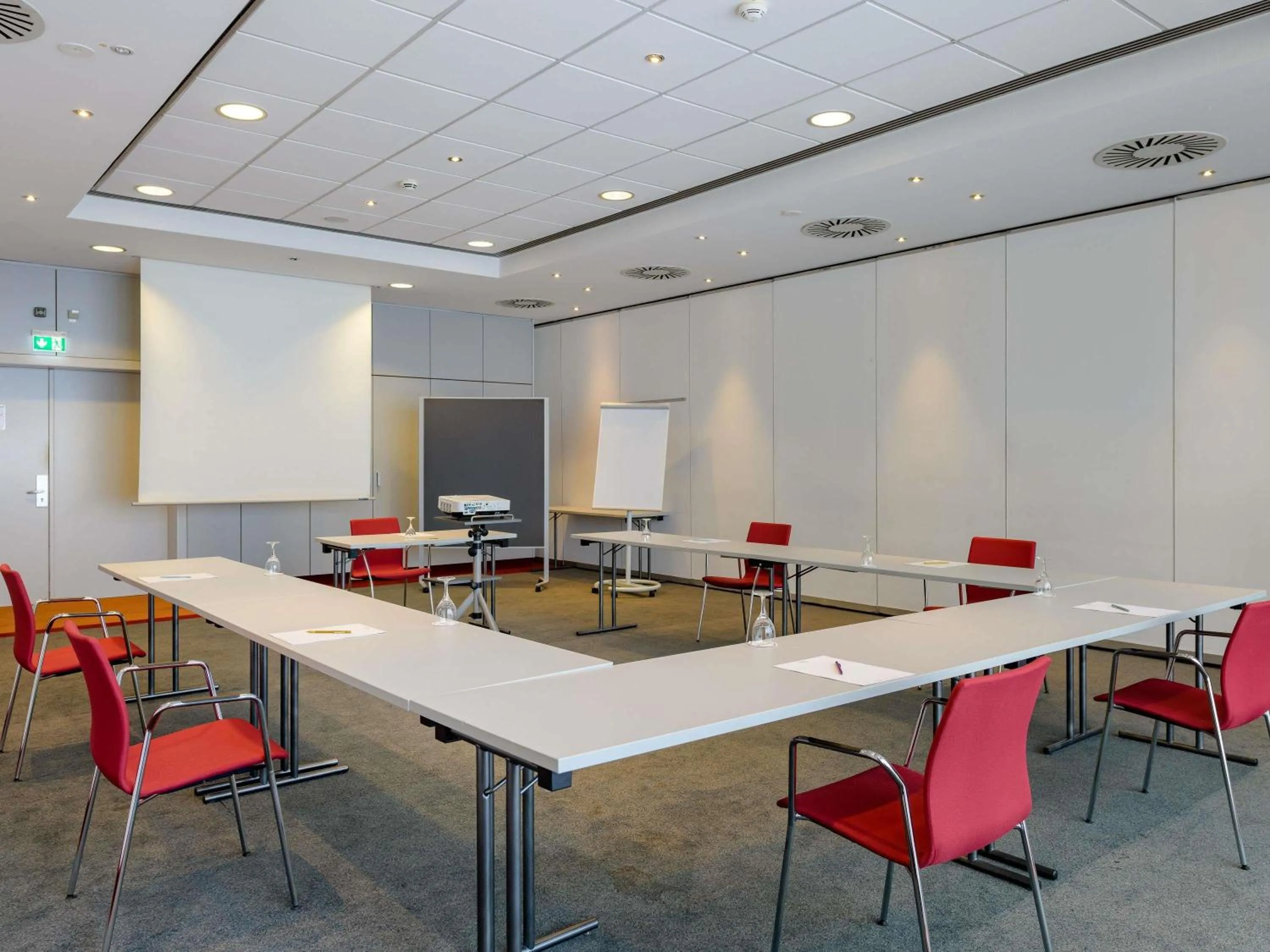 Business facilities in Mercure Hotel Stuttgart Airport Messe