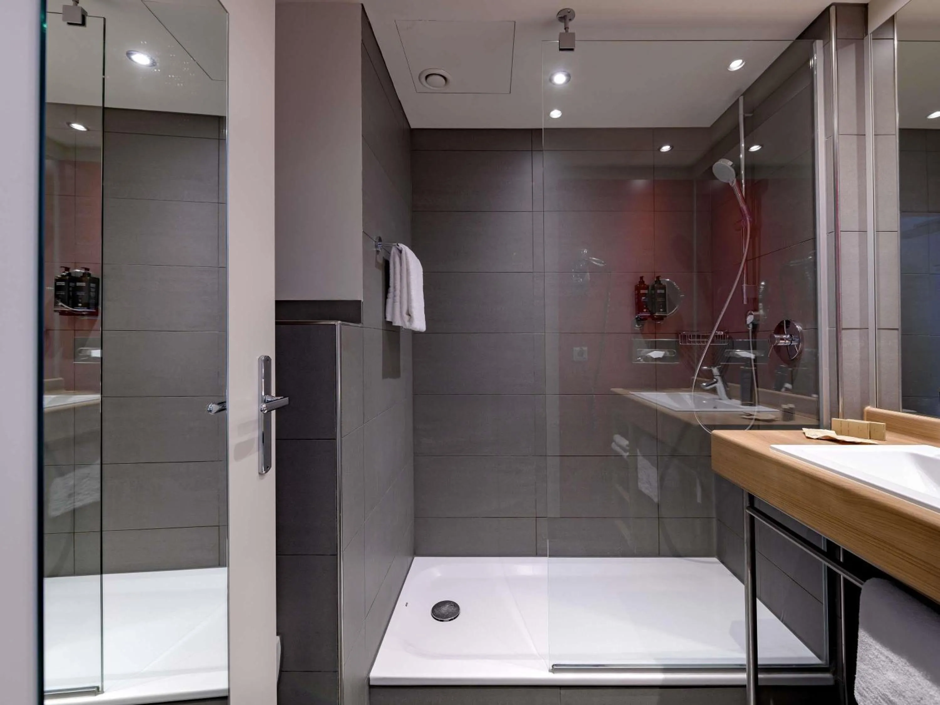 Bedroom in Mercure Hotel Stuttgart Airport Messe