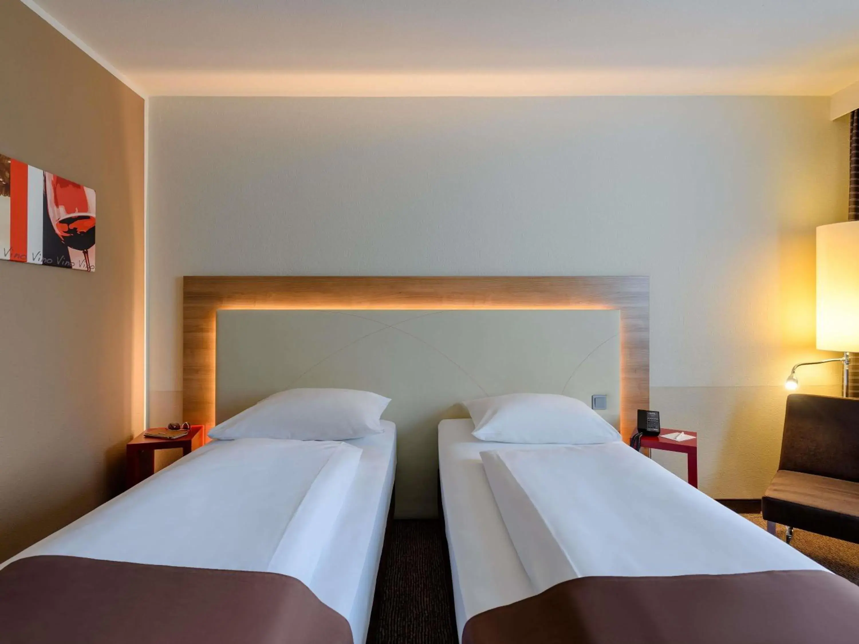 Bedroom, Bed in Mercure Hotel Stuttgart Airport Messe Bedroom, Bed in Mercure Hotel Stuttgart Airport Messe