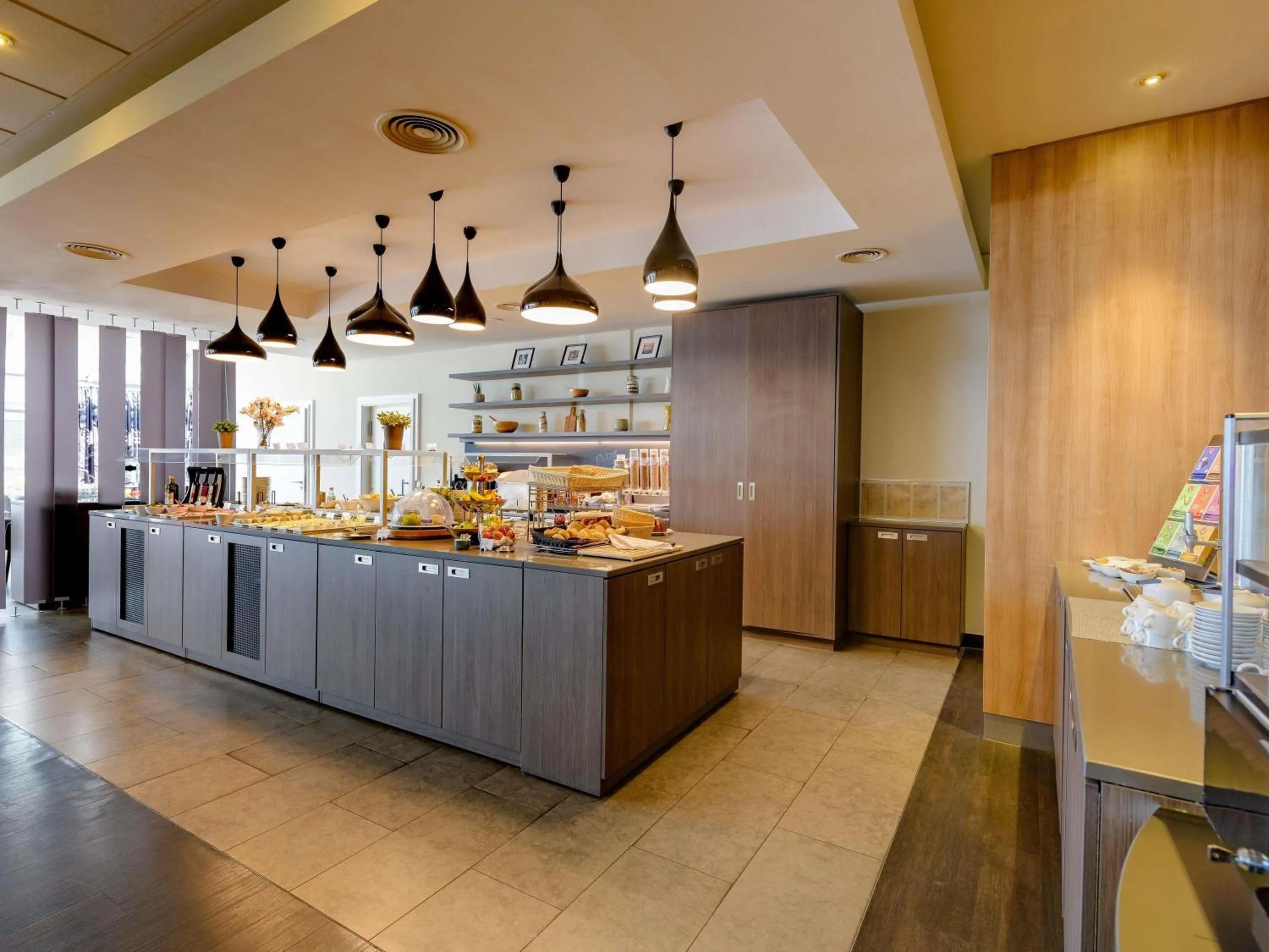 Restaurant/places to eat in Mercure Hotel Stuttgart Airport Messe