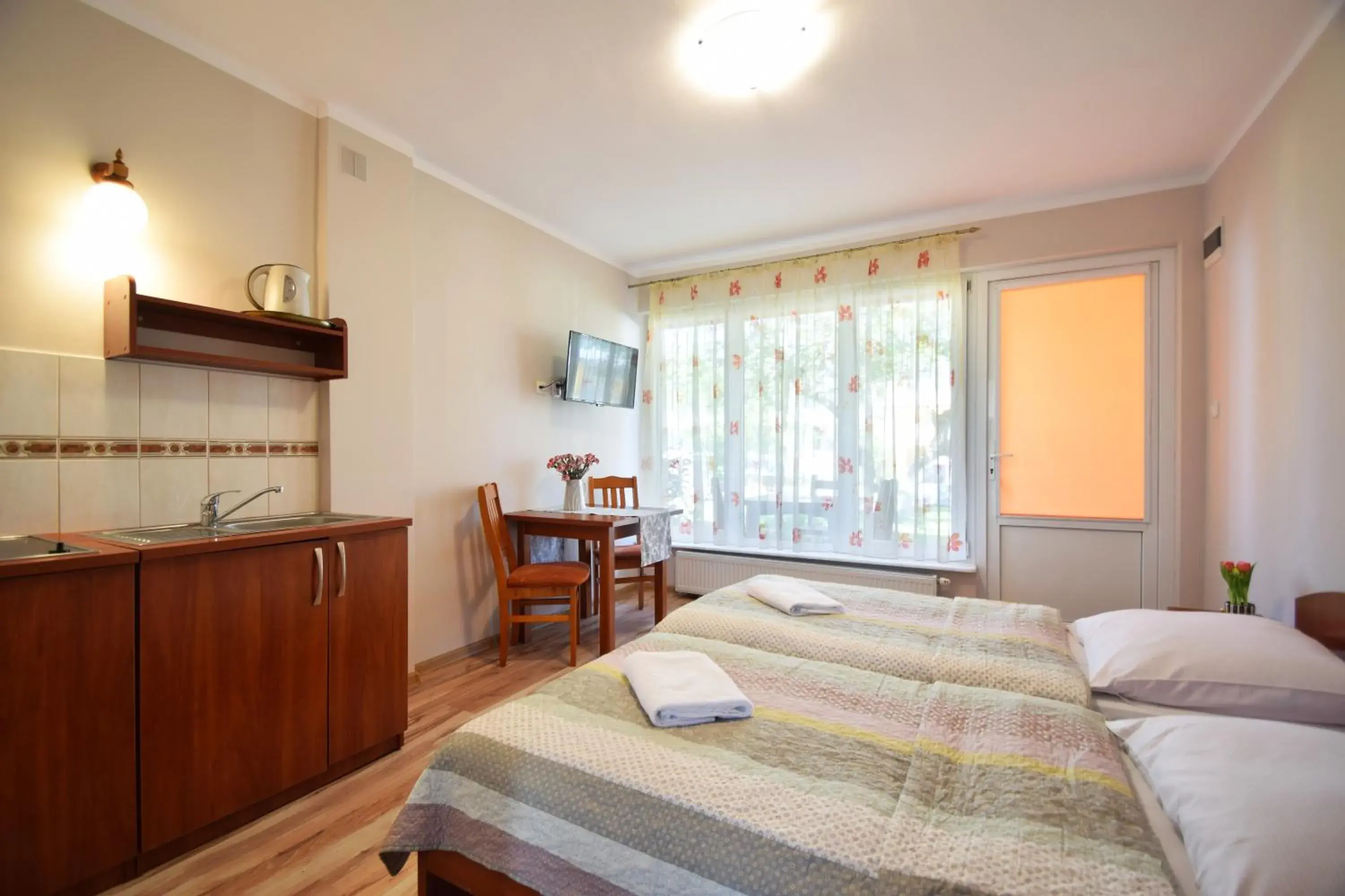 Twin Room with Garden View in Dom Wczasowy Radość Twin Room with Garden View in Dom Wczasowy Radość