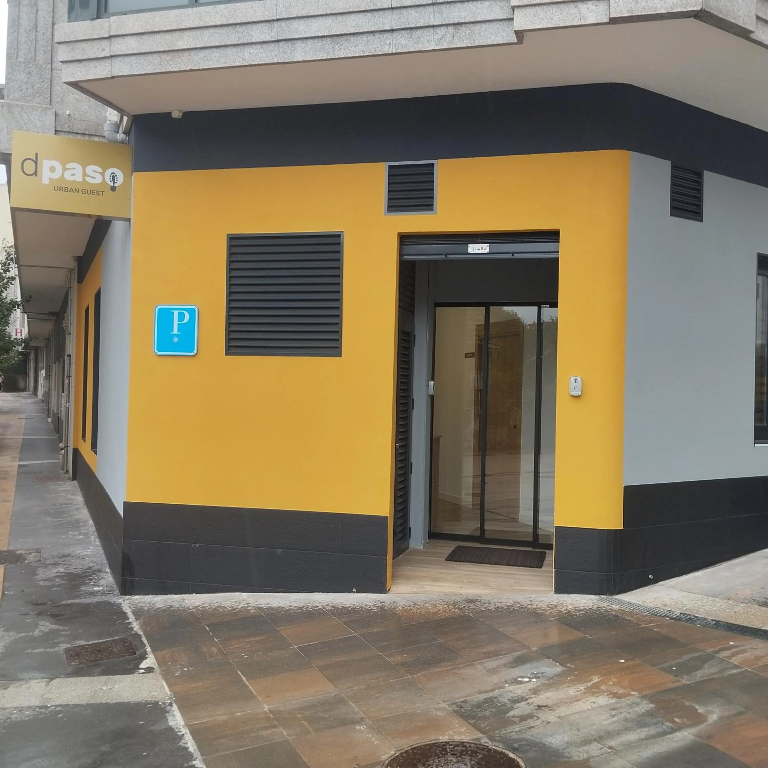 Quadruple Room with Private Bathroom in dpaso Urban Hostel