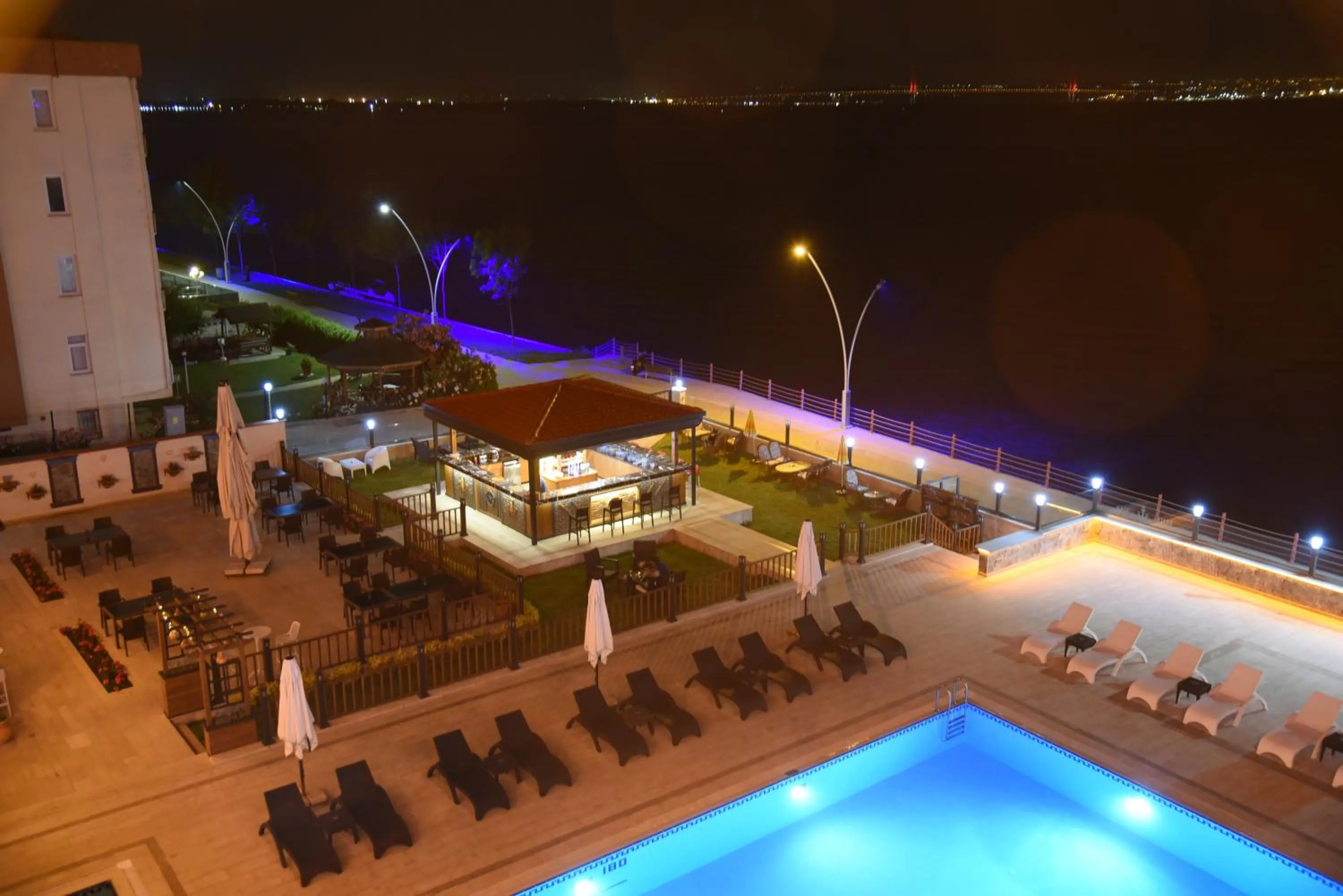 Night in Blue Pier Hotel