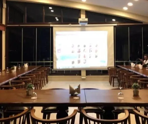 Business facilities in Blue Pier Hotel