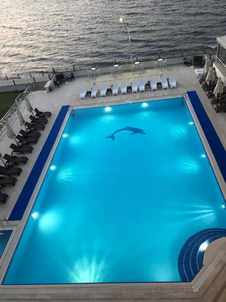 Deluxe Double Room with Sea View in Blue Pier Hotel Deluxe Double Room with Sea View in Blue Pier Hotel
