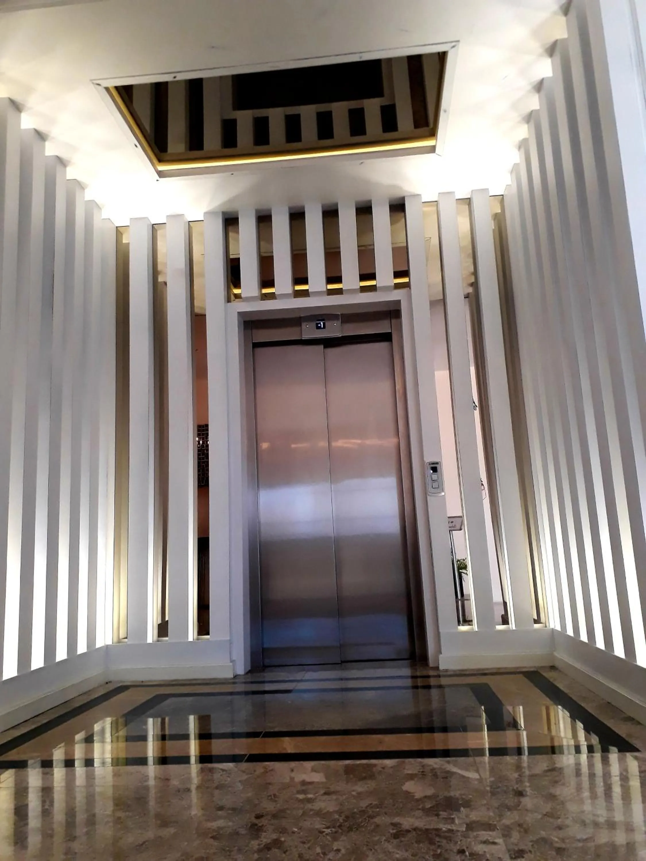 elevator in Blue Pier Hotel