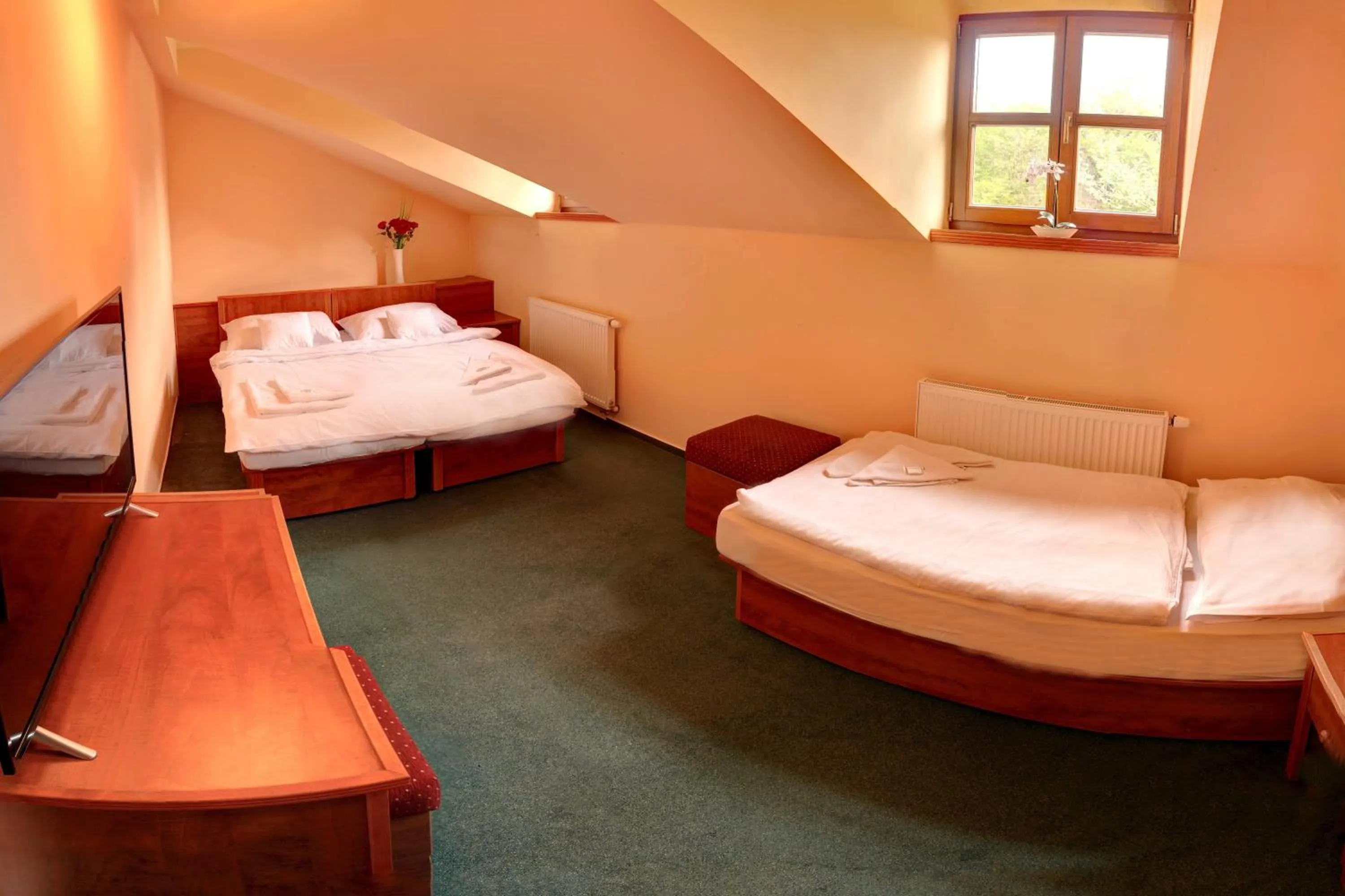 Bed in Štiřínská stodola u Prahy