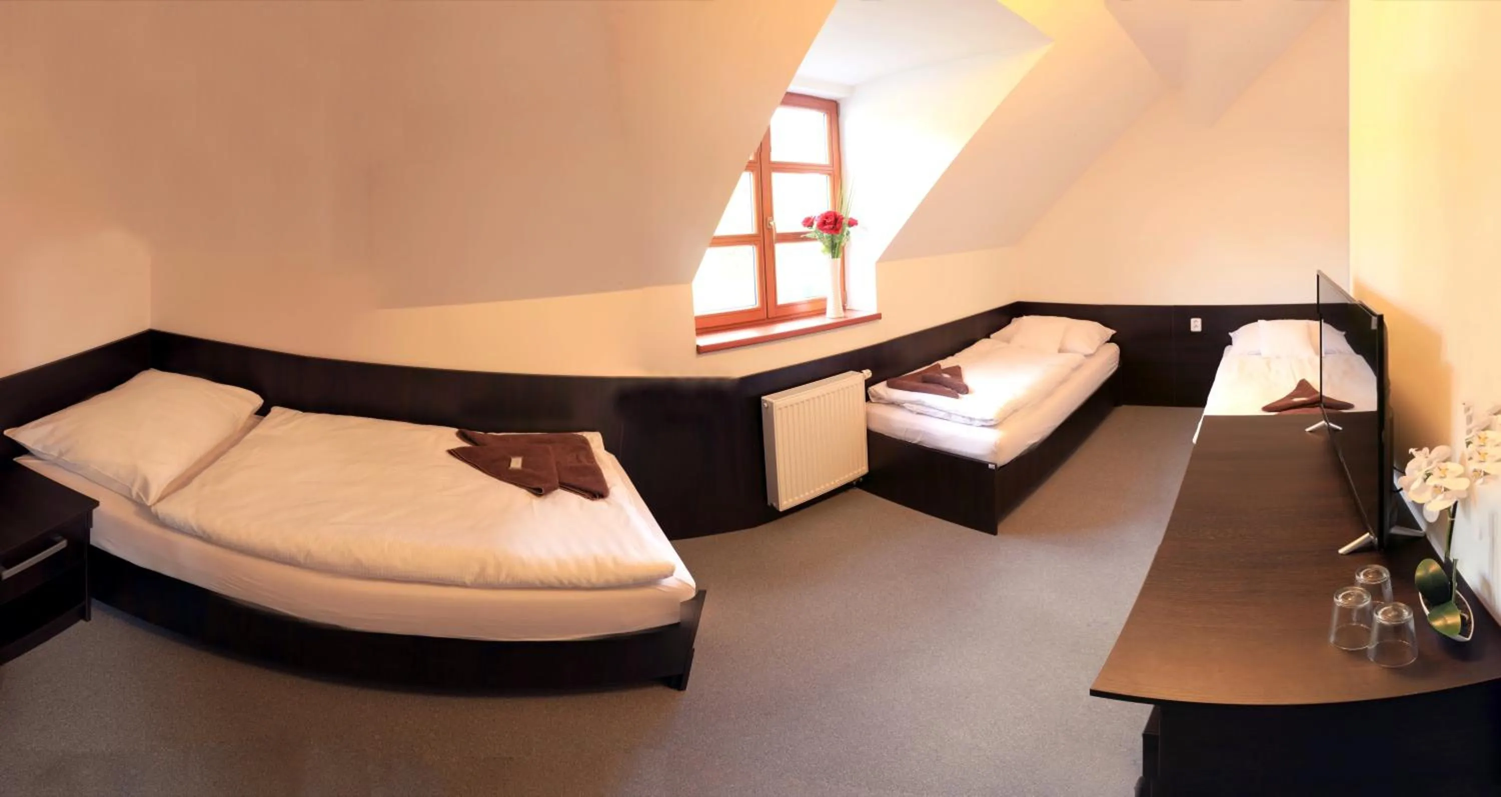 Bed in Štiřínská stodola u Prahy