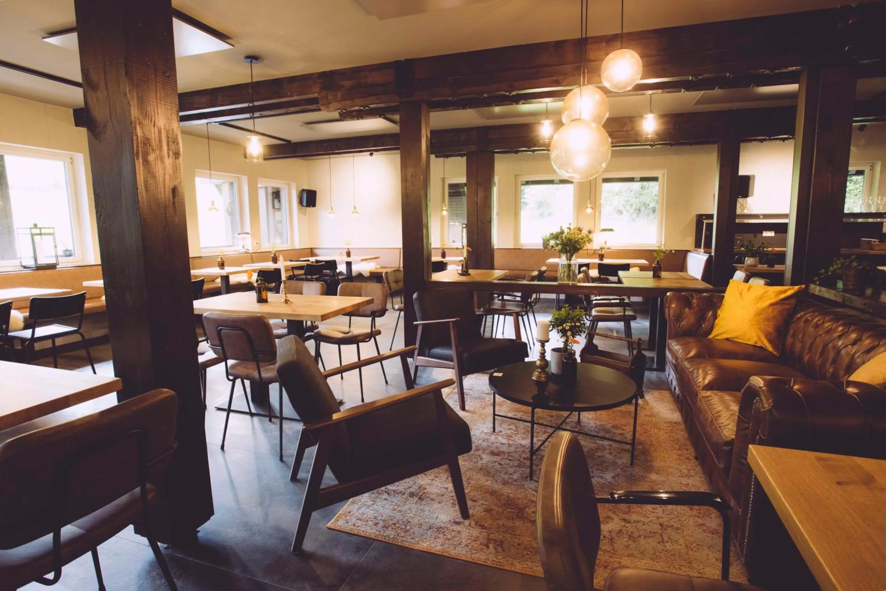 Restaurant/places to eat in EDELFUCHS-LODGE