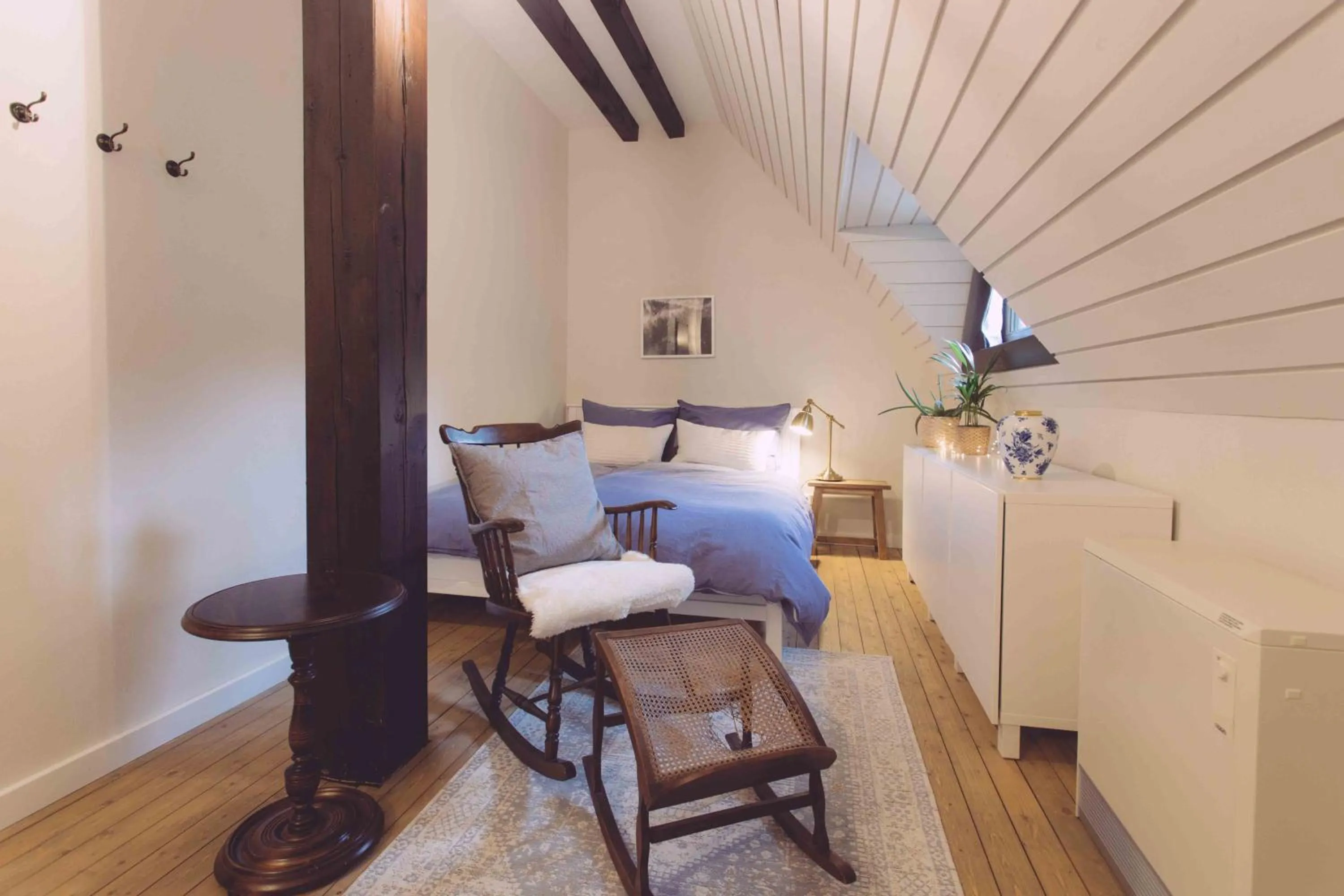 Photo of the whole room, Bed in EDELFUCHS-LODGE