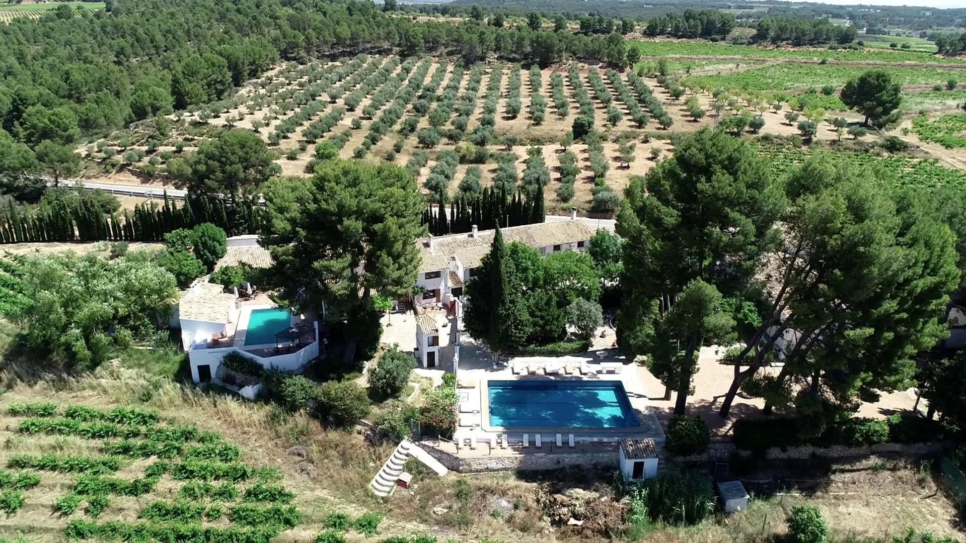 Swimming pool in VILASIRA ( Rooms & Wines )