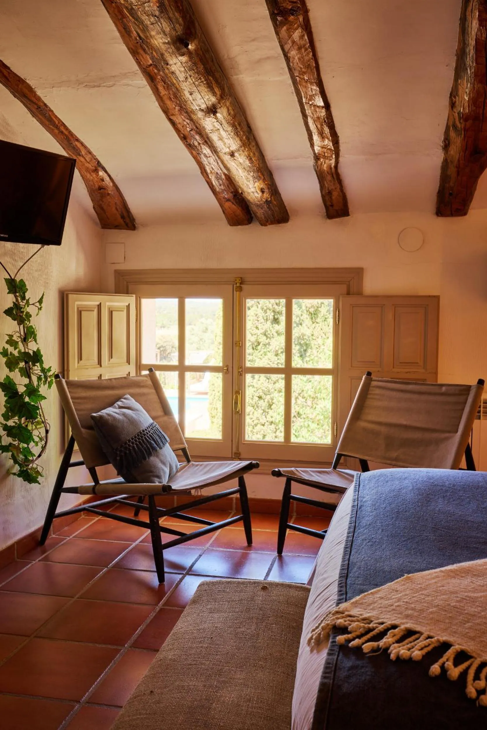 VILASIRA ( Rooms & Wines )