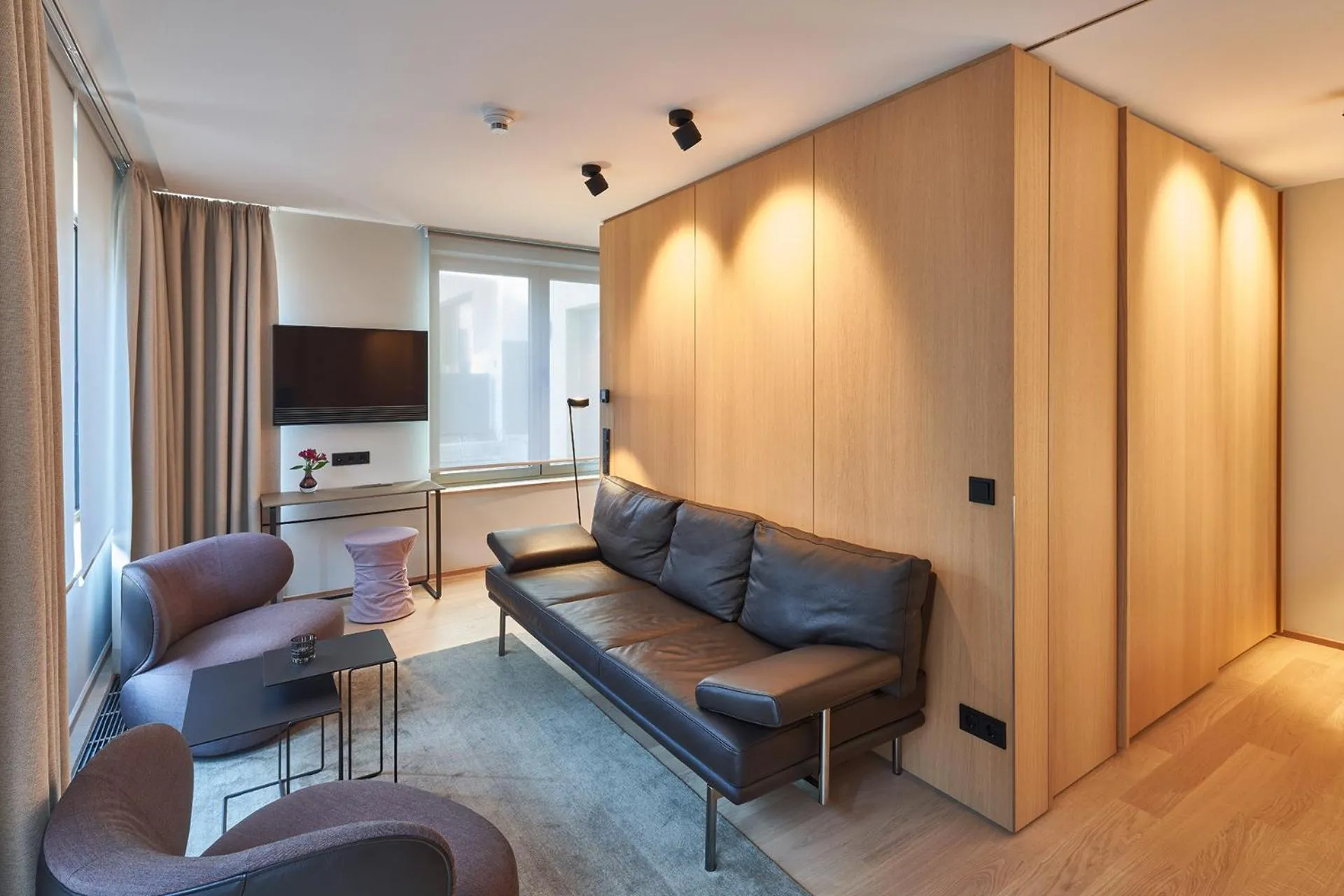TV and multimedia in Hotel Misan