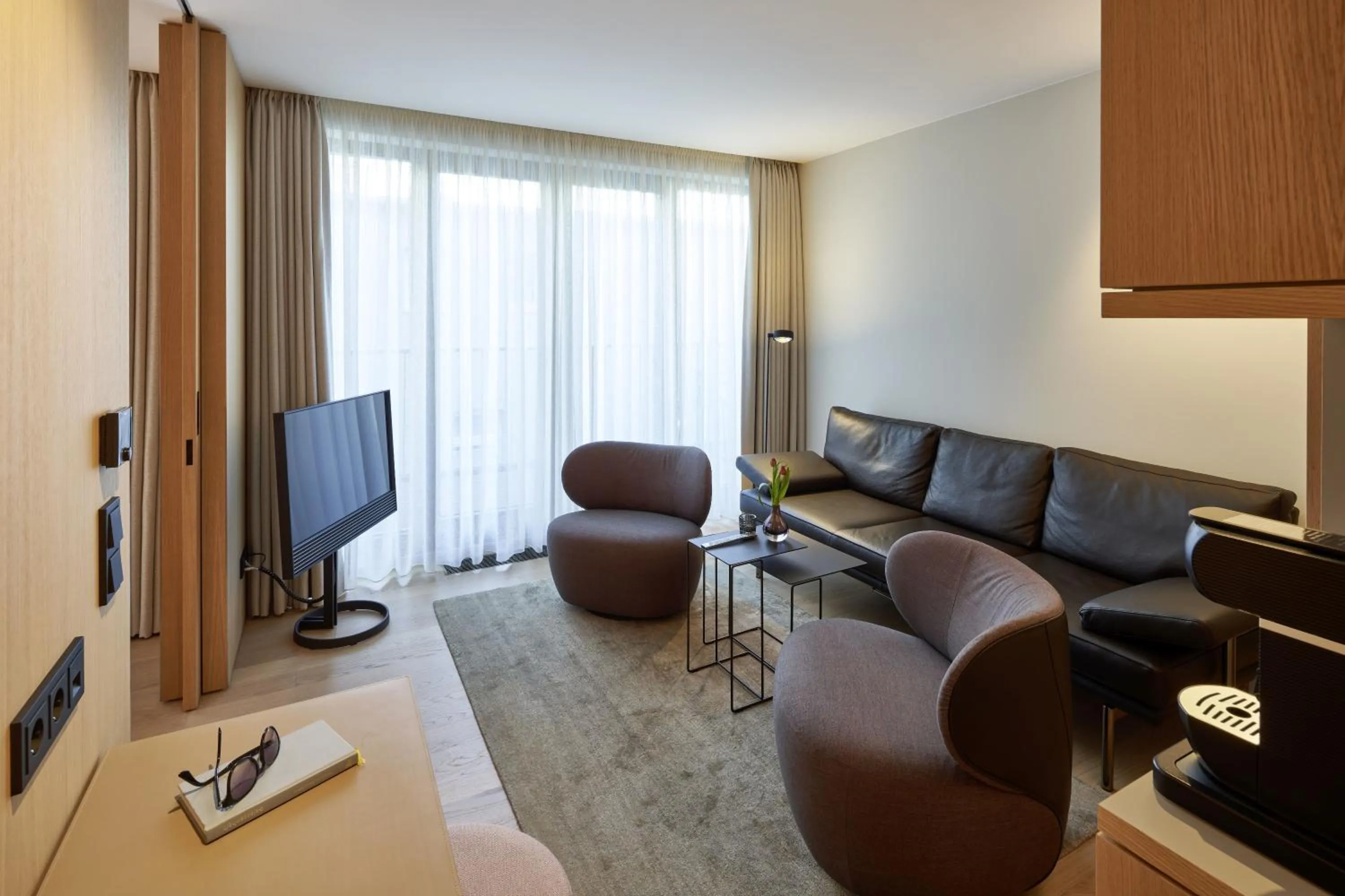 TV and multimedia in Hotel Misan