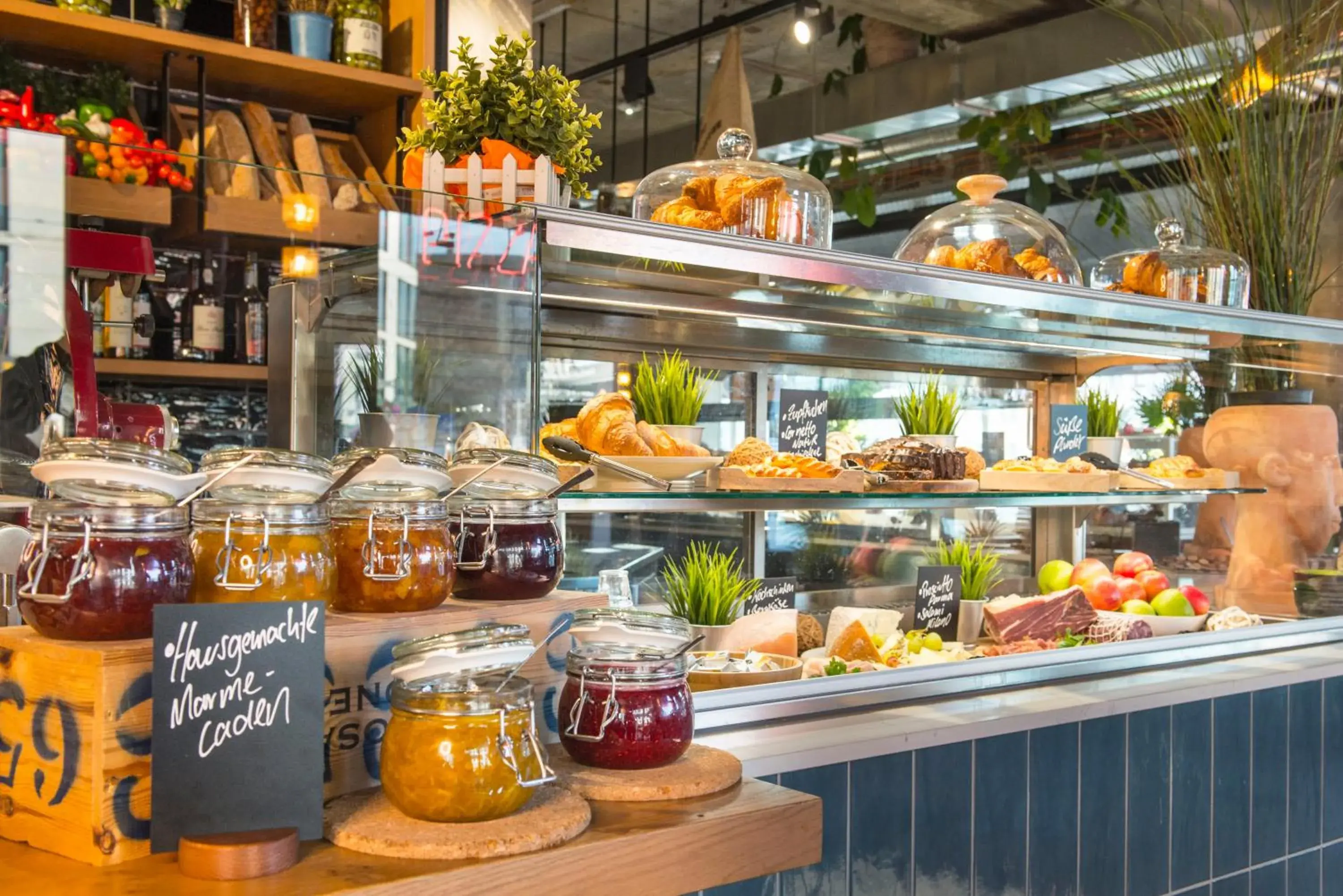 Double Room with River View in Hotel Neuer Fritz Double Room with River View in Hotel Neuer Fritz