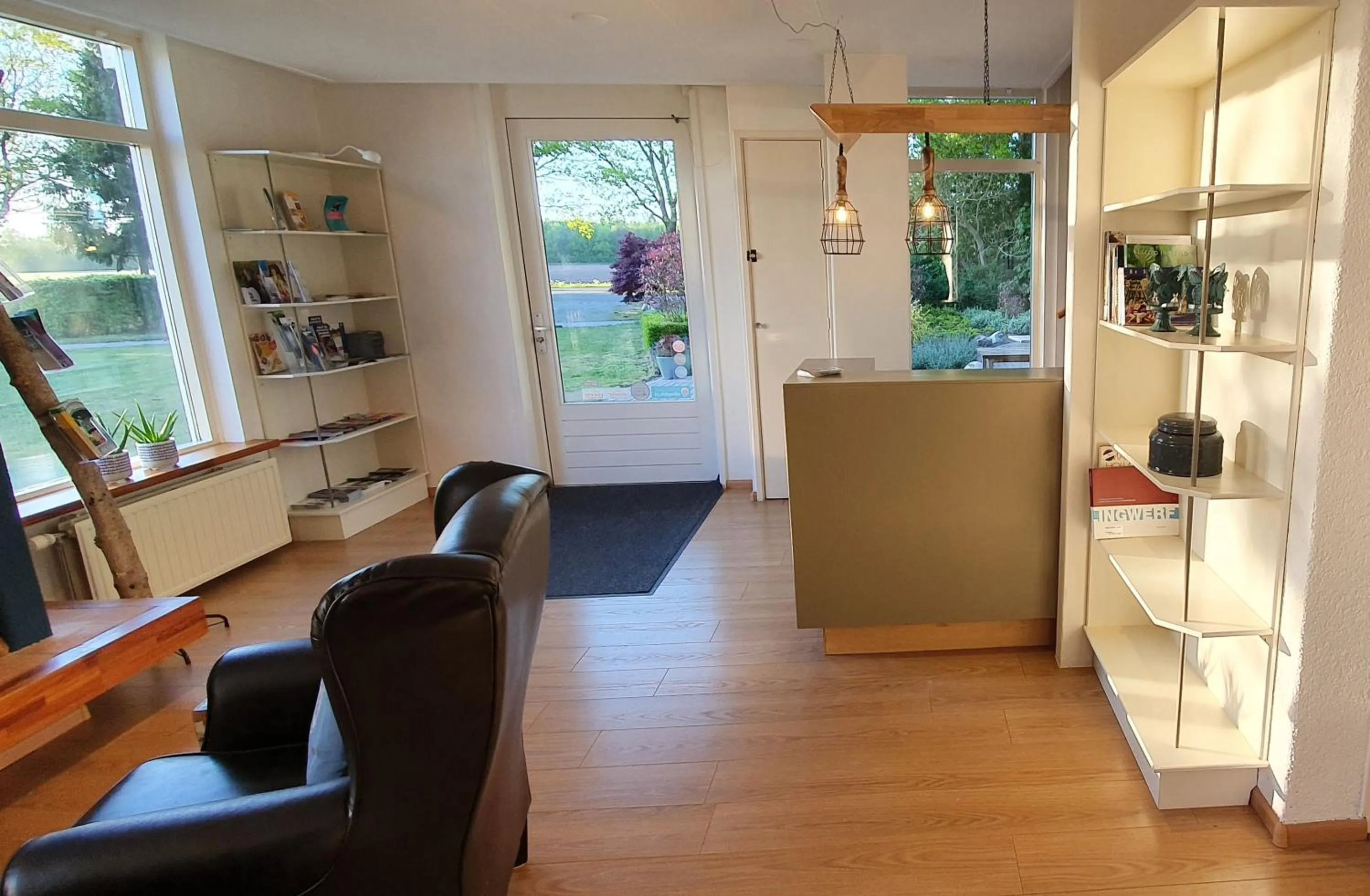 Lobby or reception in B&B Hotel De Vrije Vogel