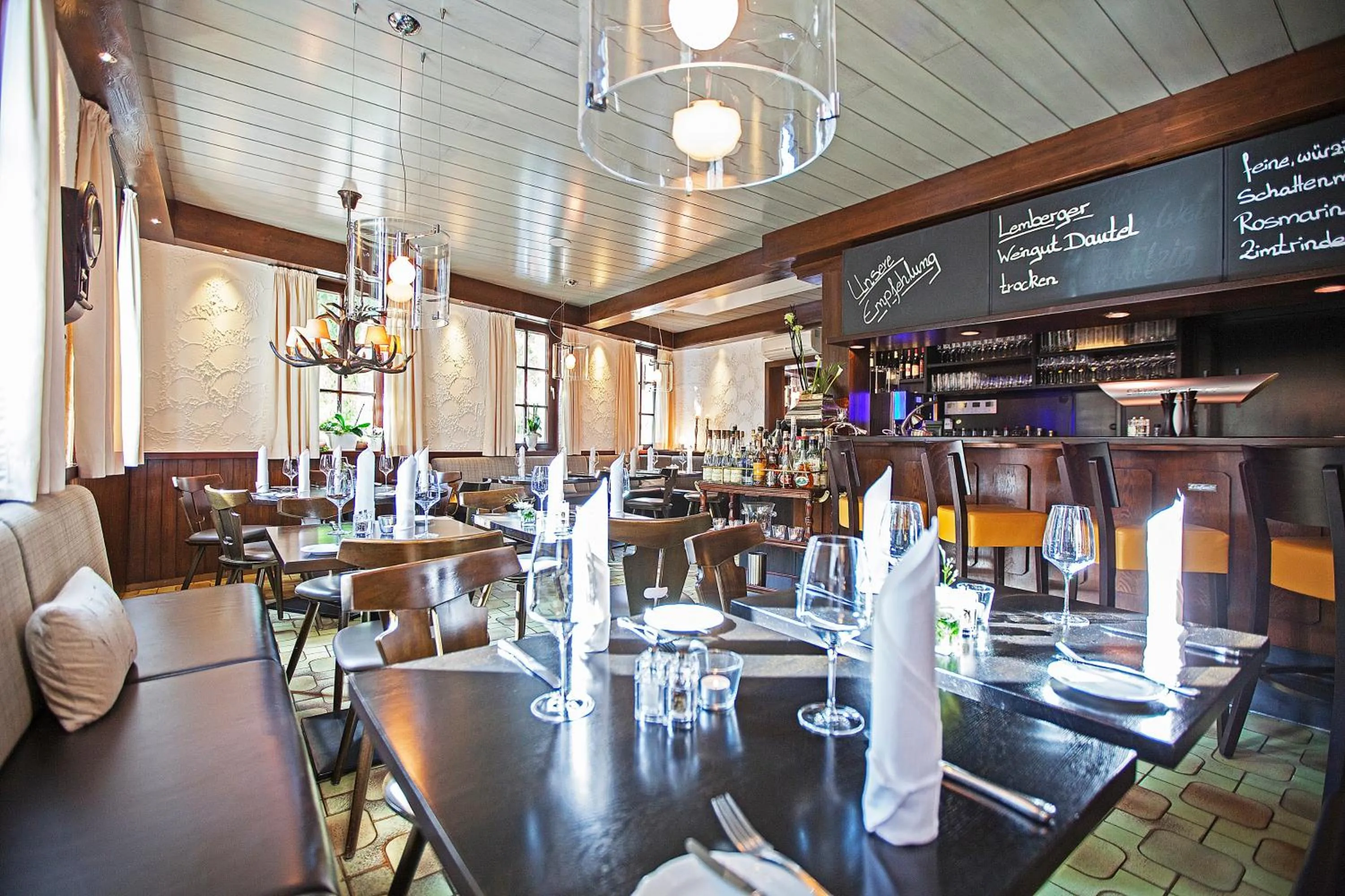 Restaurant/places to eat in Hotel Waldhorn