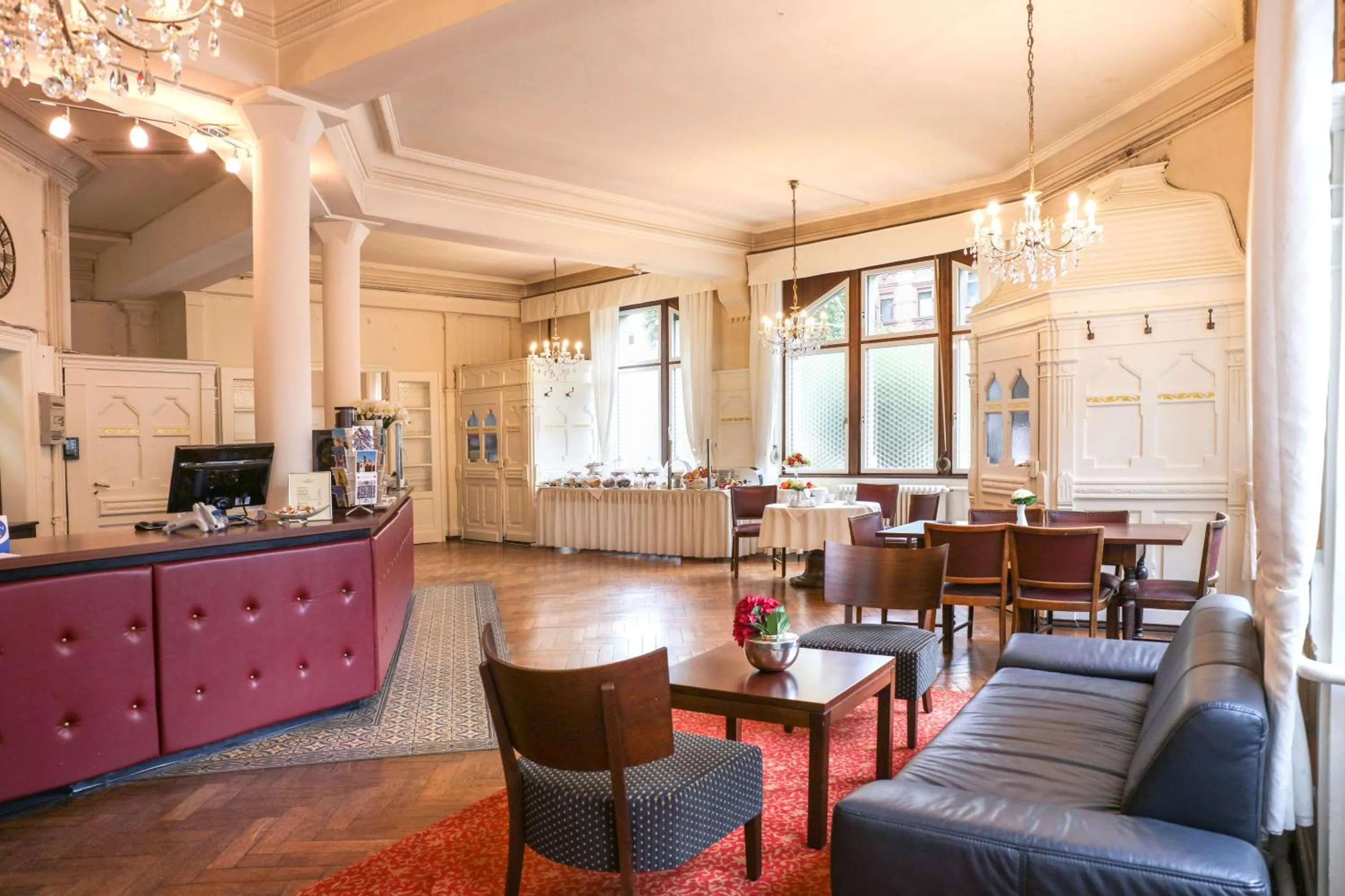 Lobby or reception in Hotel Markgräfler Hof