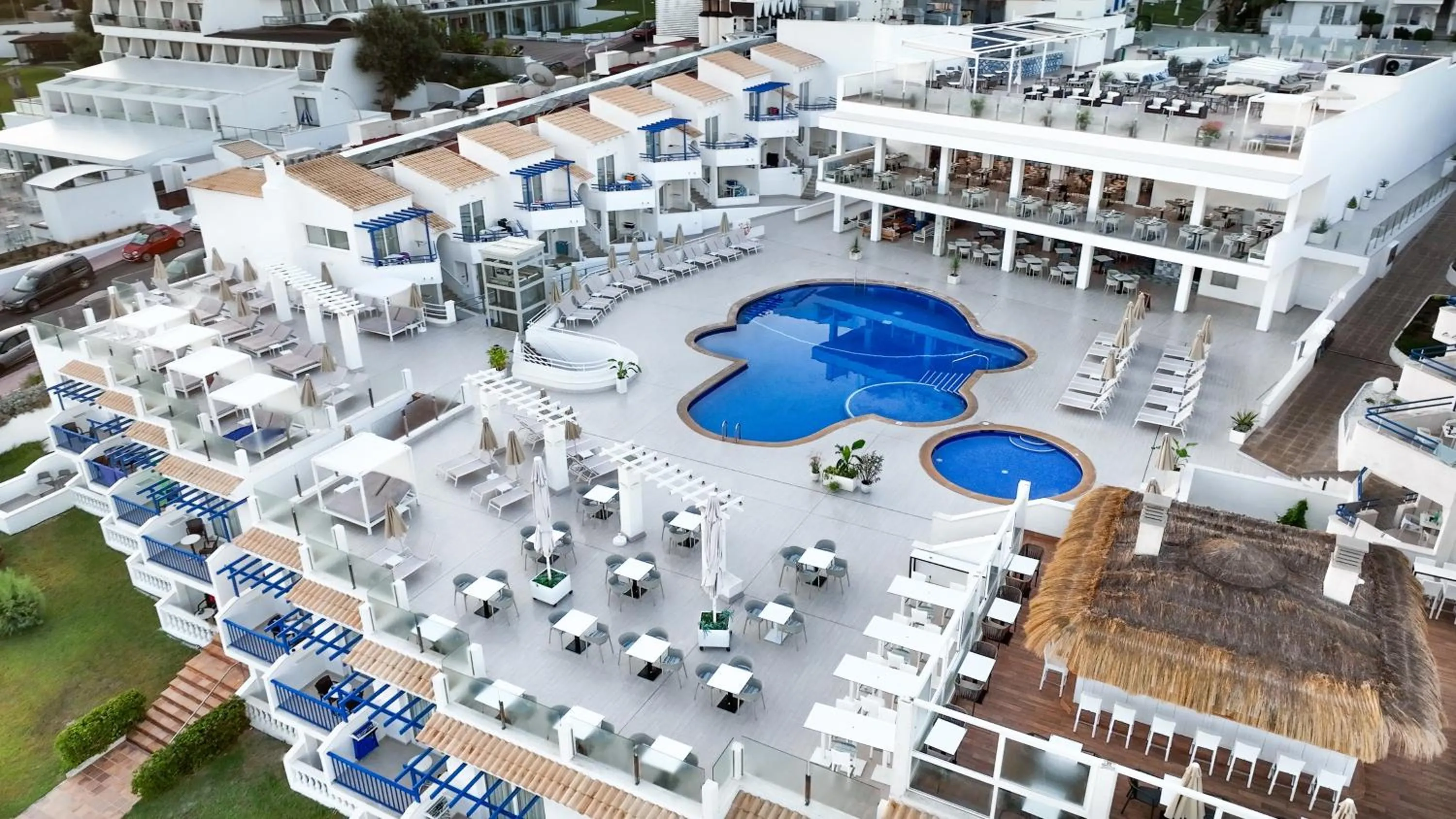 Property building in Parque Nereida Suites Hotel