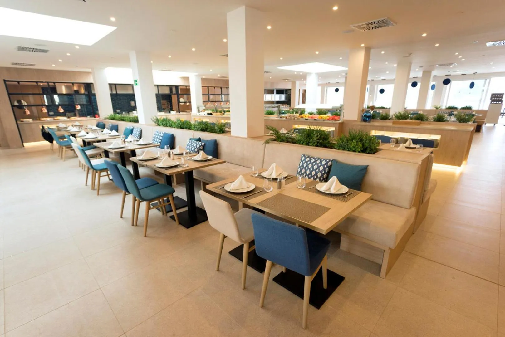 Restaurant/places to eat in Parque Nereida Suites Hotel