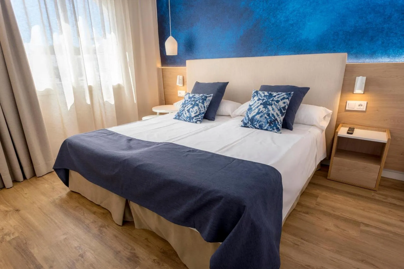 Bedroom, Bed in Parque Nereida Suites Hotel