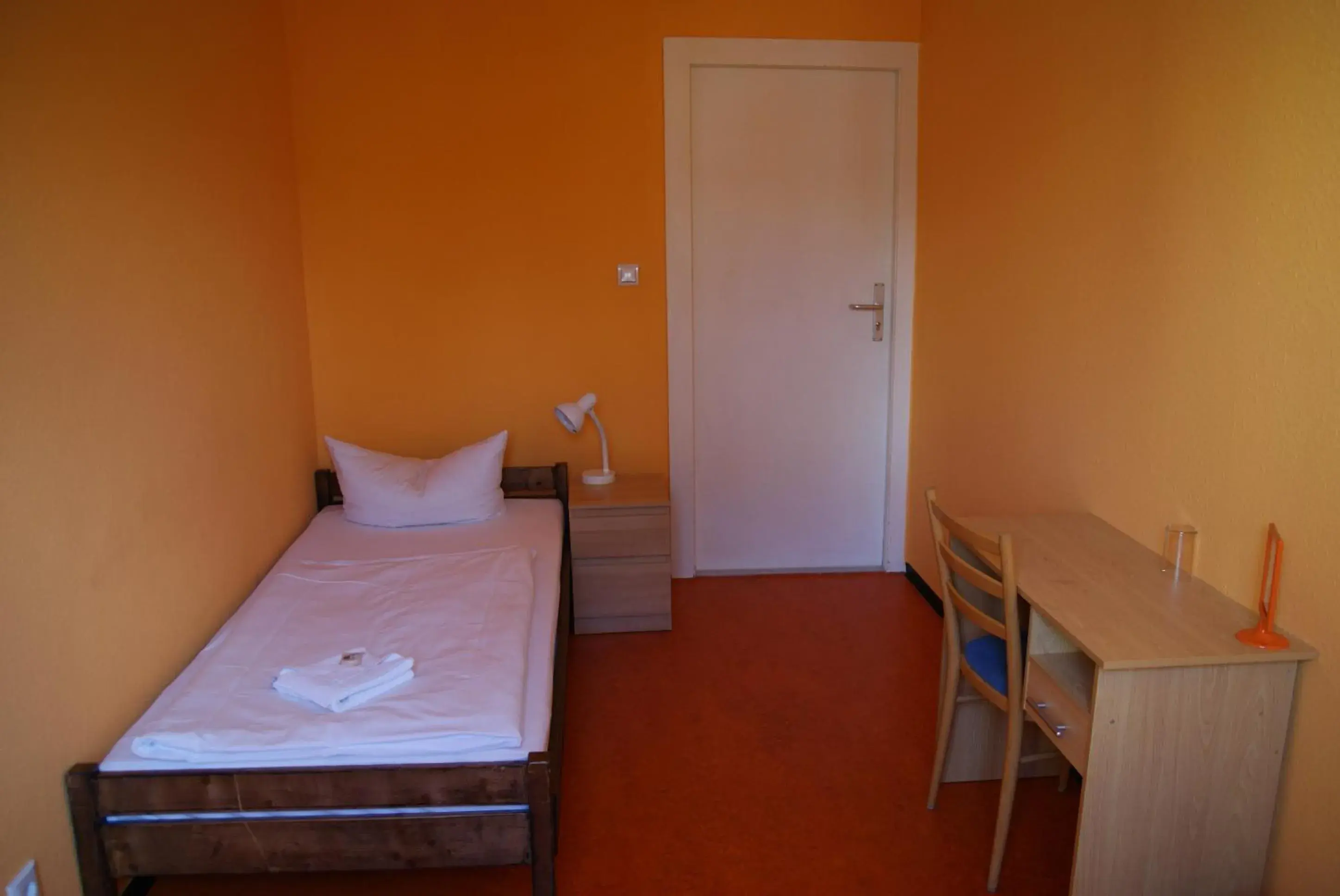 Single Room with Bathroom in Happy Go Lucky Hotel + Hostel Single Room with Bathroom in Happy Go Lucky Hotel + Hostel