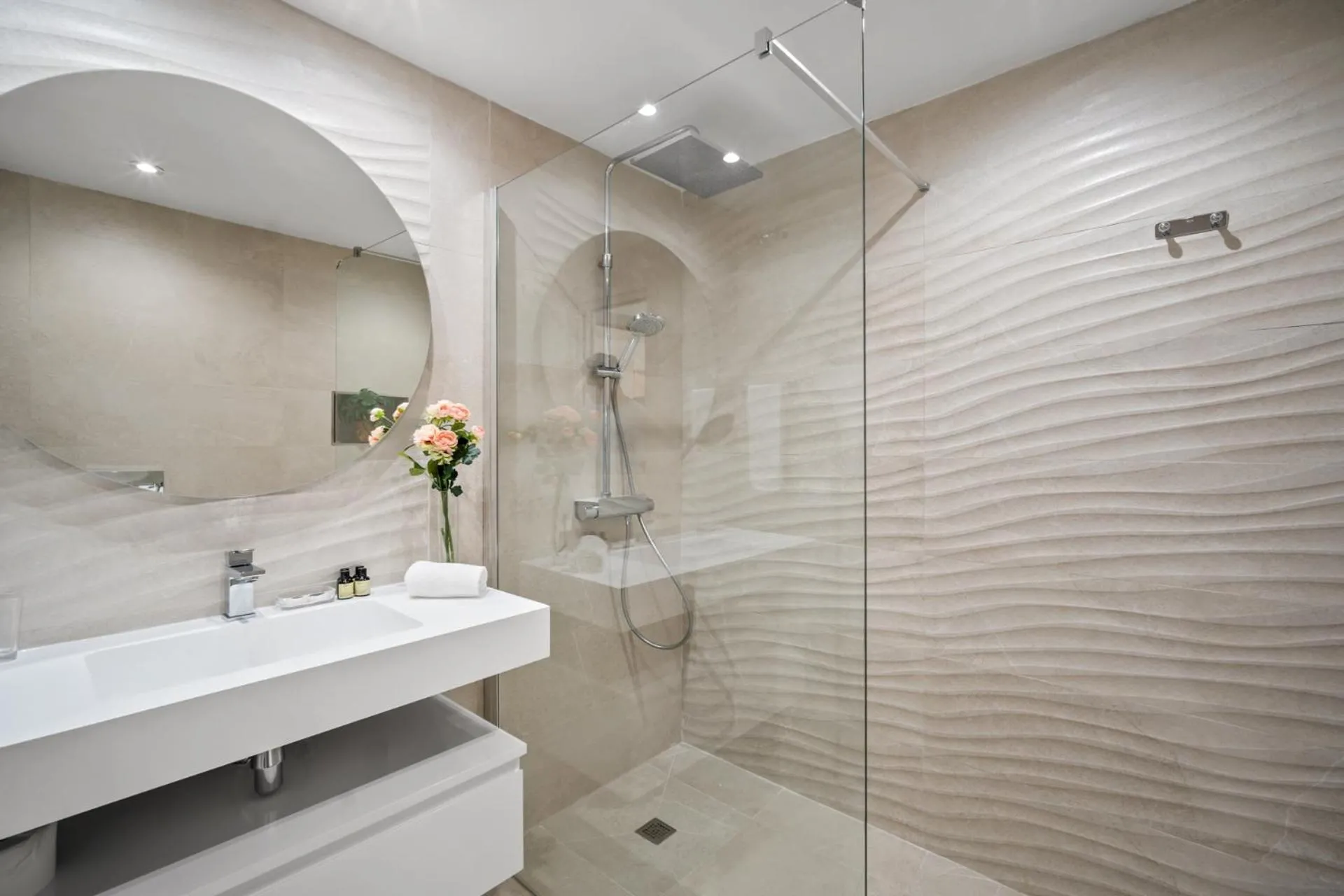 Shower in Apartamento de 2 dormitorios en Las Gaviotas - Puerto Banús