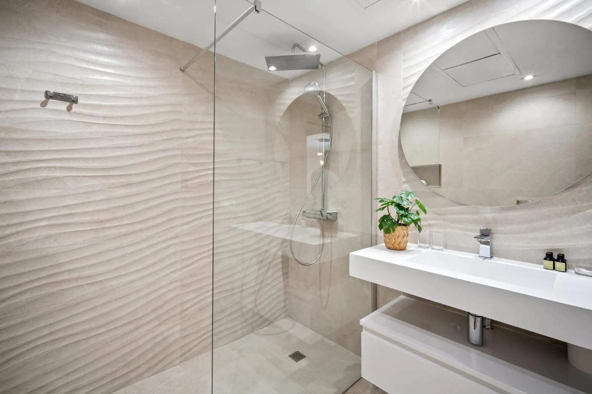 Shower in Apartamento de 2 dormitorios en Las Gaviotas - Puerto Banús