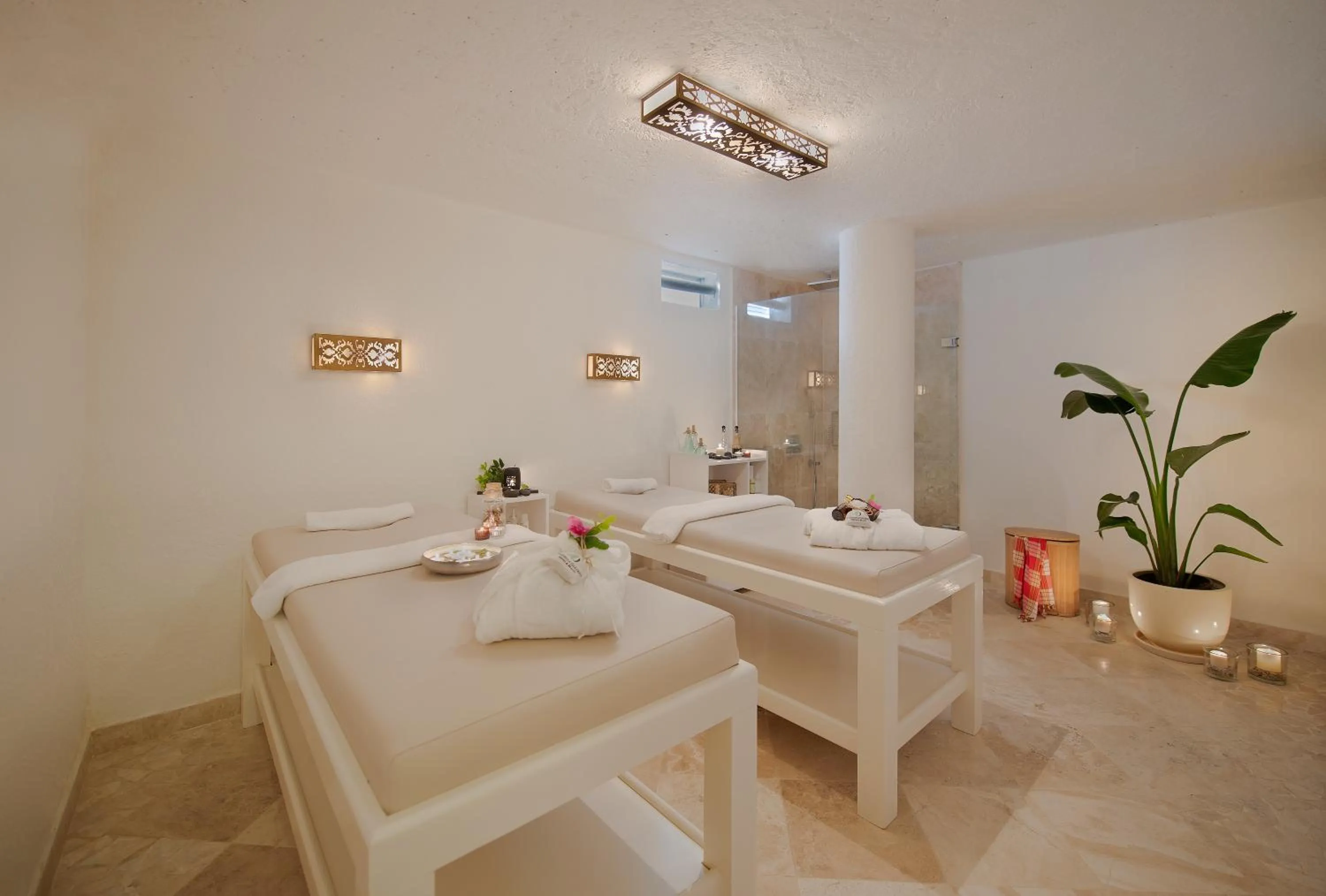 Spa and wellness centre/facilities in Peninsula Gardens Hotel