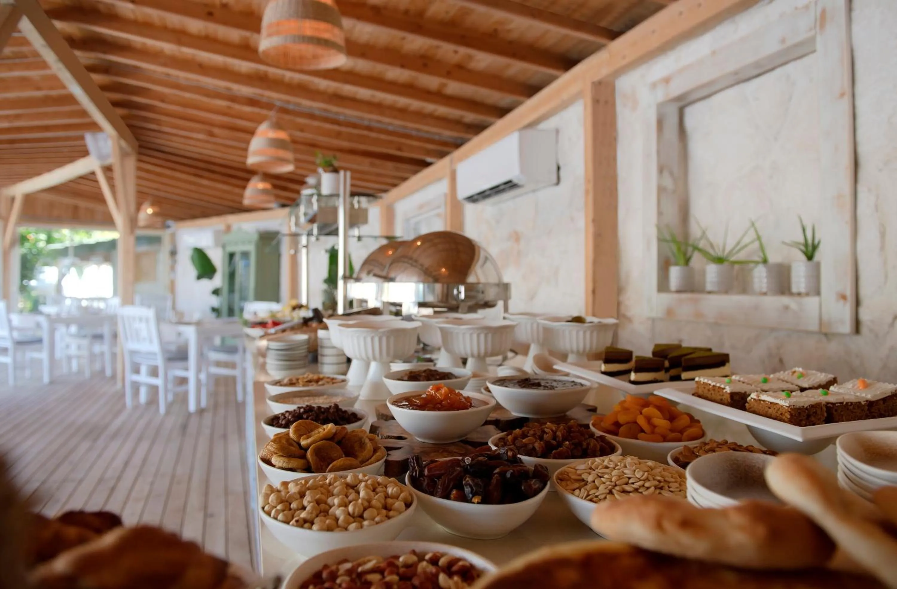 Breakfast in Peninsula Gardens Hotel