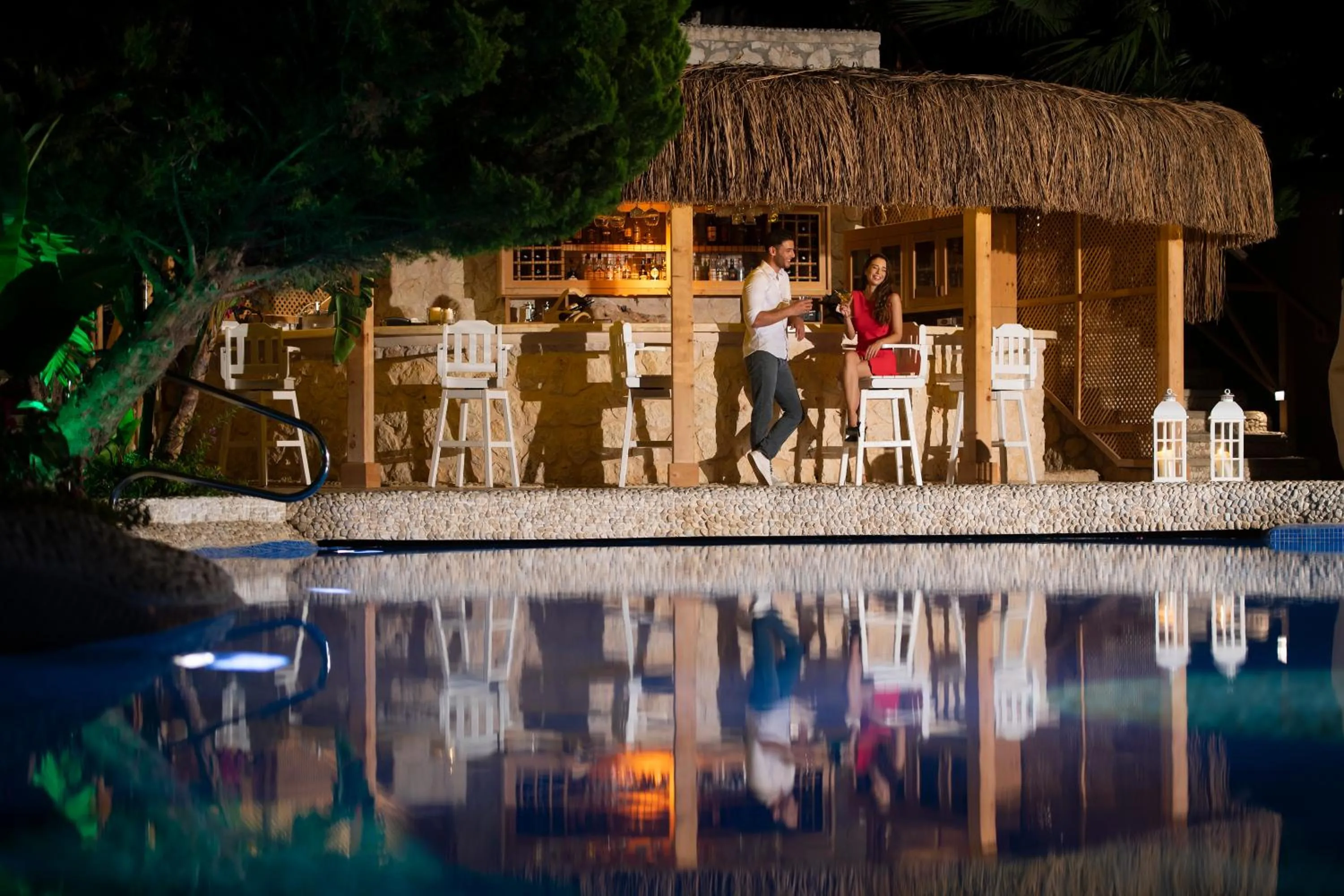 Lounge or bar in Peninsula Gardens Hotel
