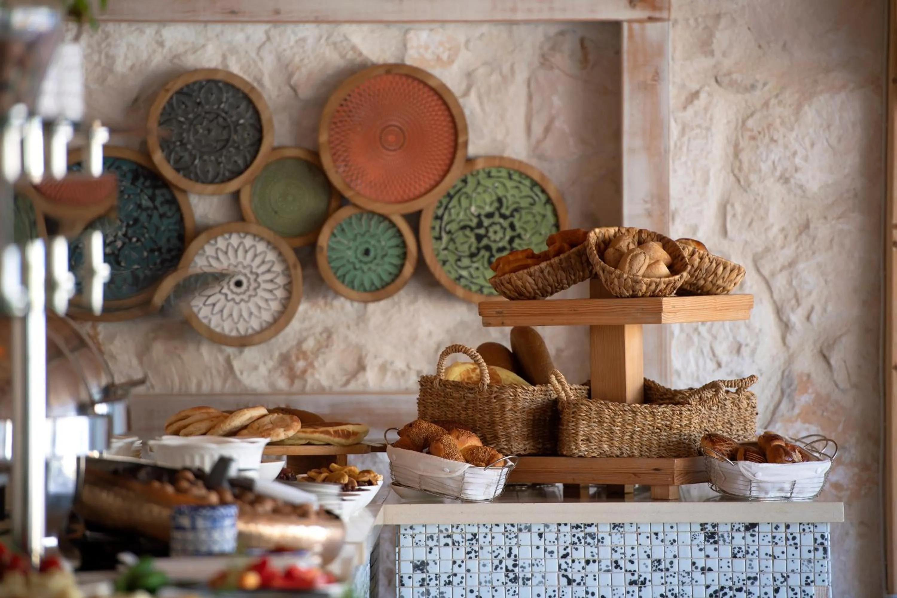 Food and drinks in Peninsula Gardens Hotel