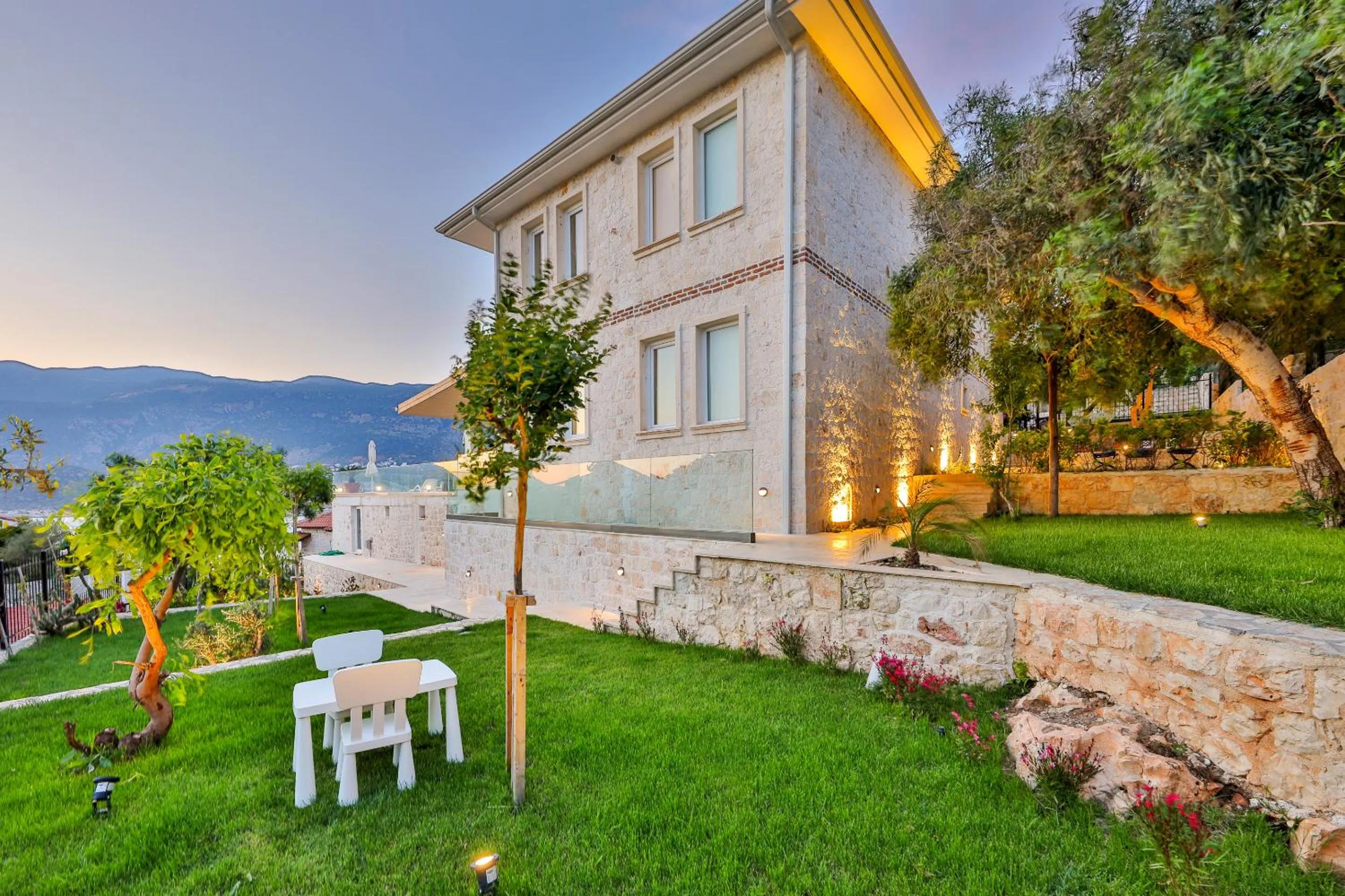 Property building in Peninsula Gardens Hotel