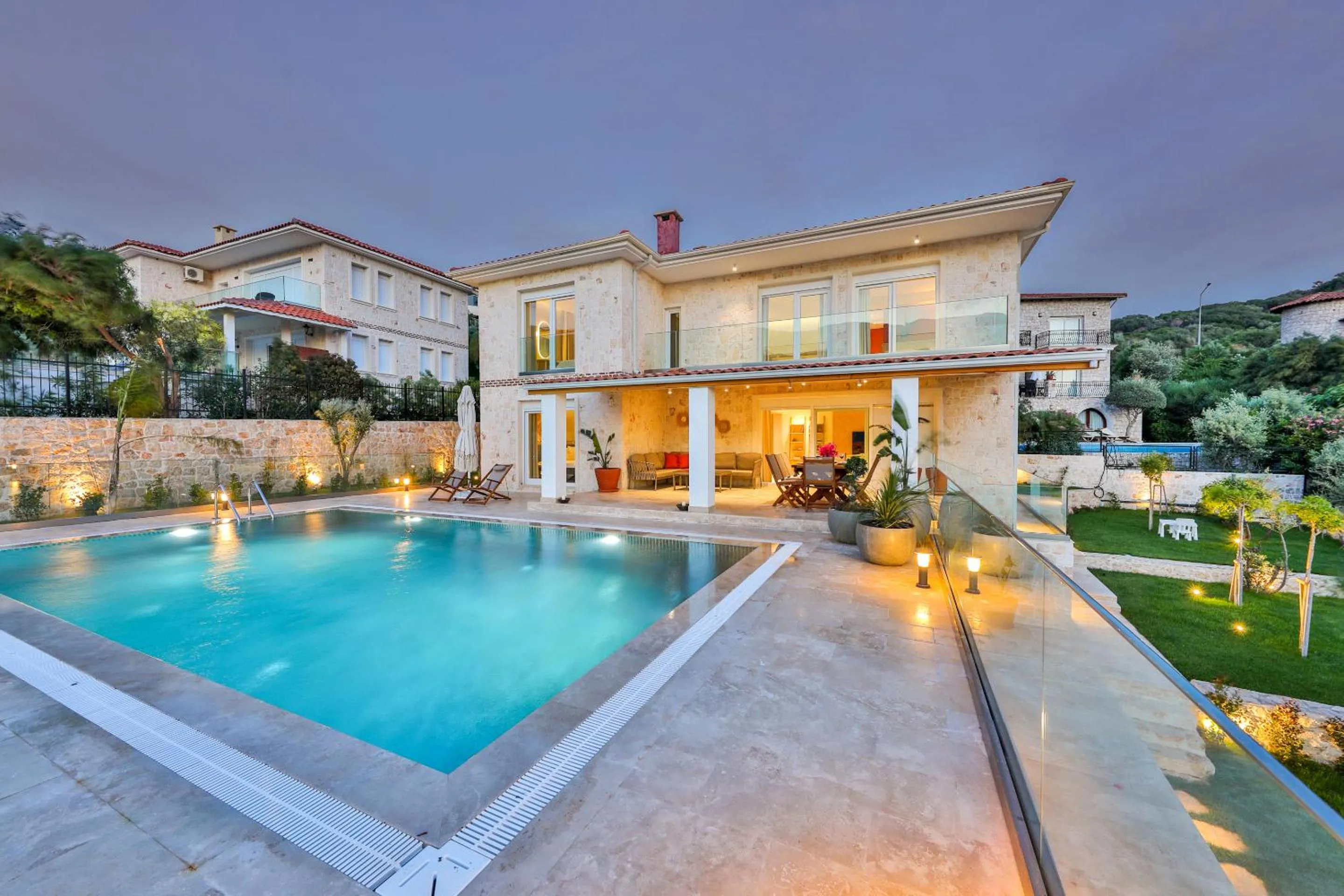 Property building in Peninsula Gardens Hotel