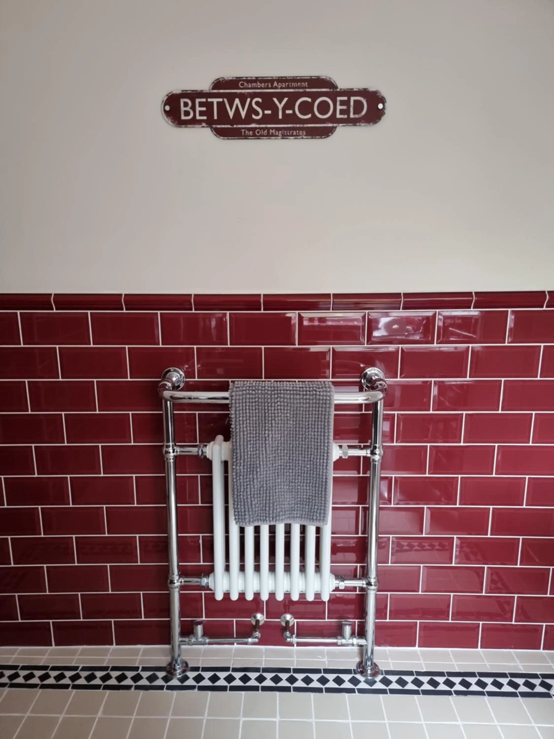Logo/Certificate/Sign in Chambers Apartment @ The Old Magistrates