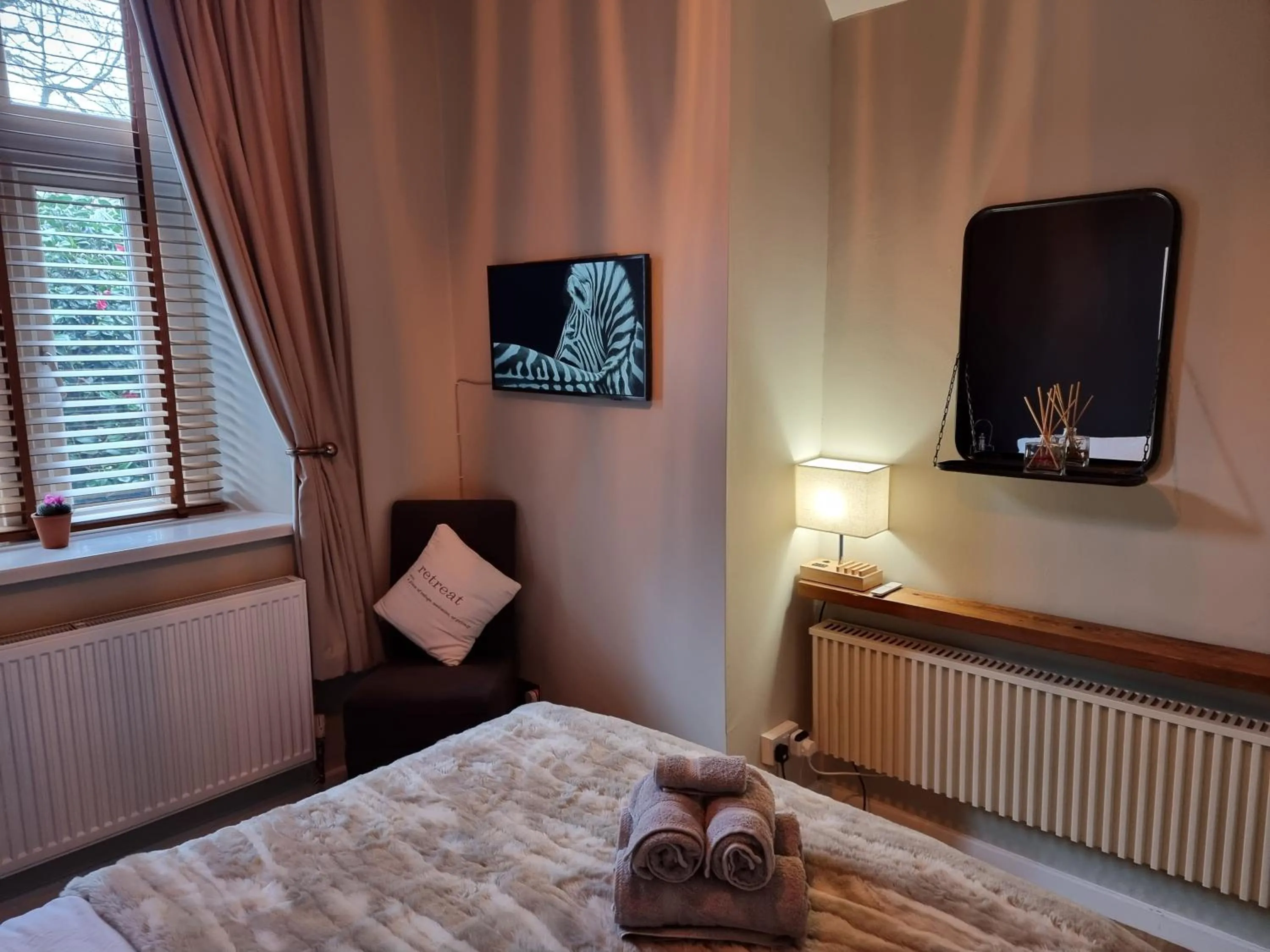 Photo of the whole room, Bed in Chambers Apartment @ The Old Magistrates