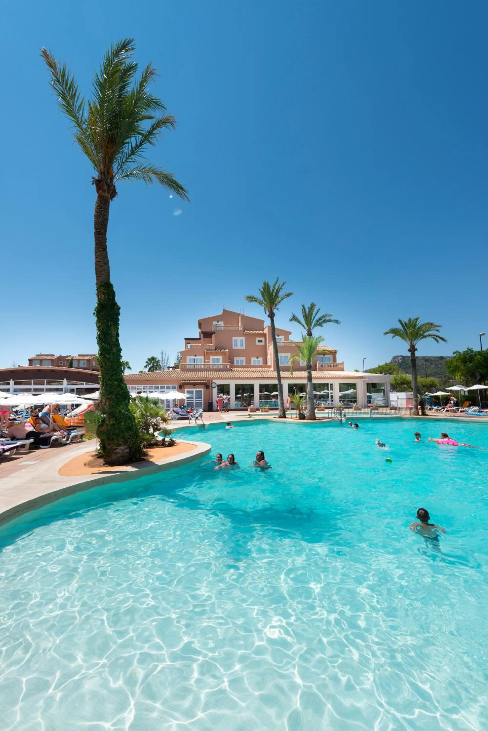 Swimming pool in Aparthotel Ciudad Laurel