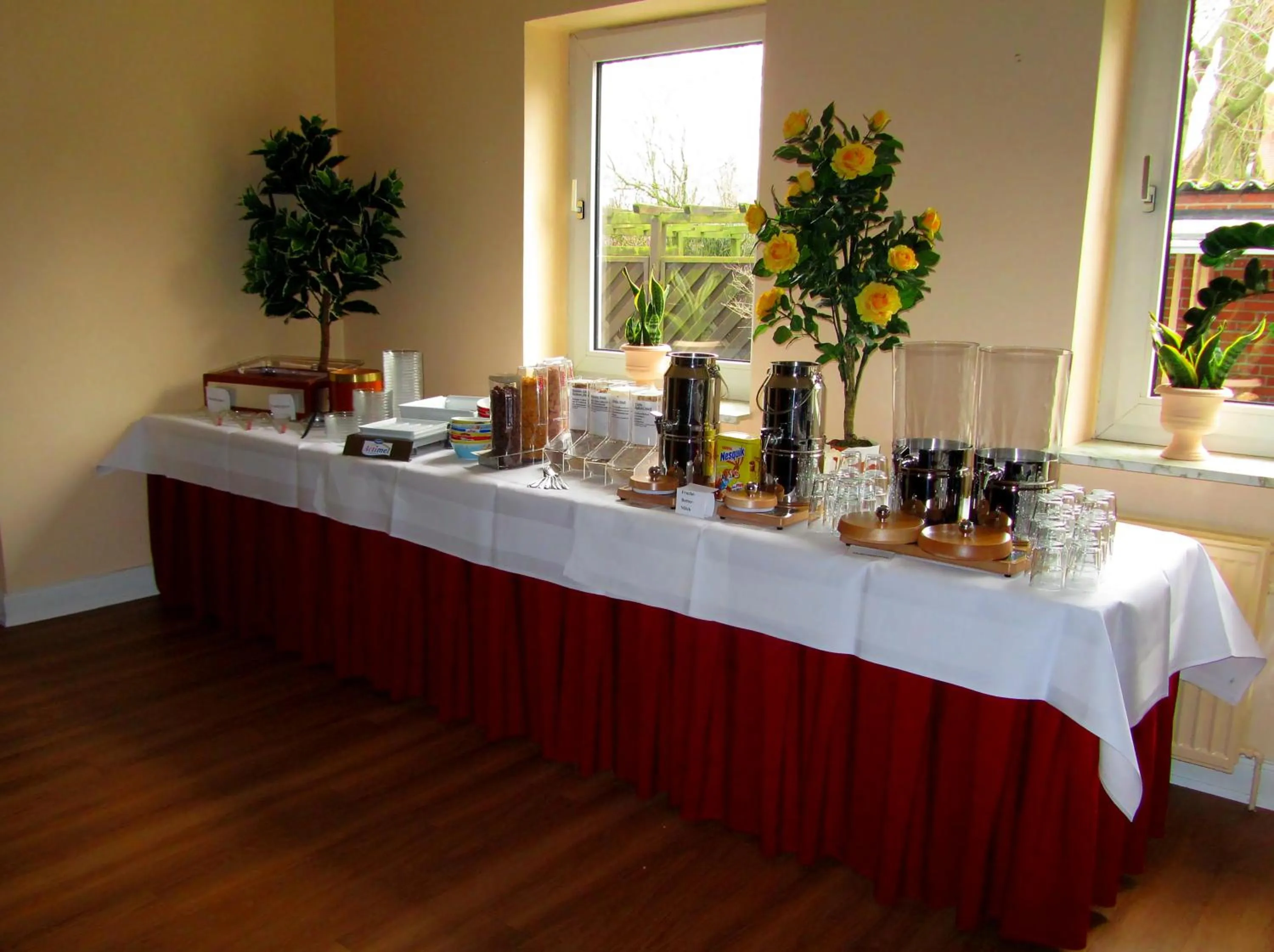 Buffet breakfast in Akzent Hotel Cordes & Restaurant am Rosengarten