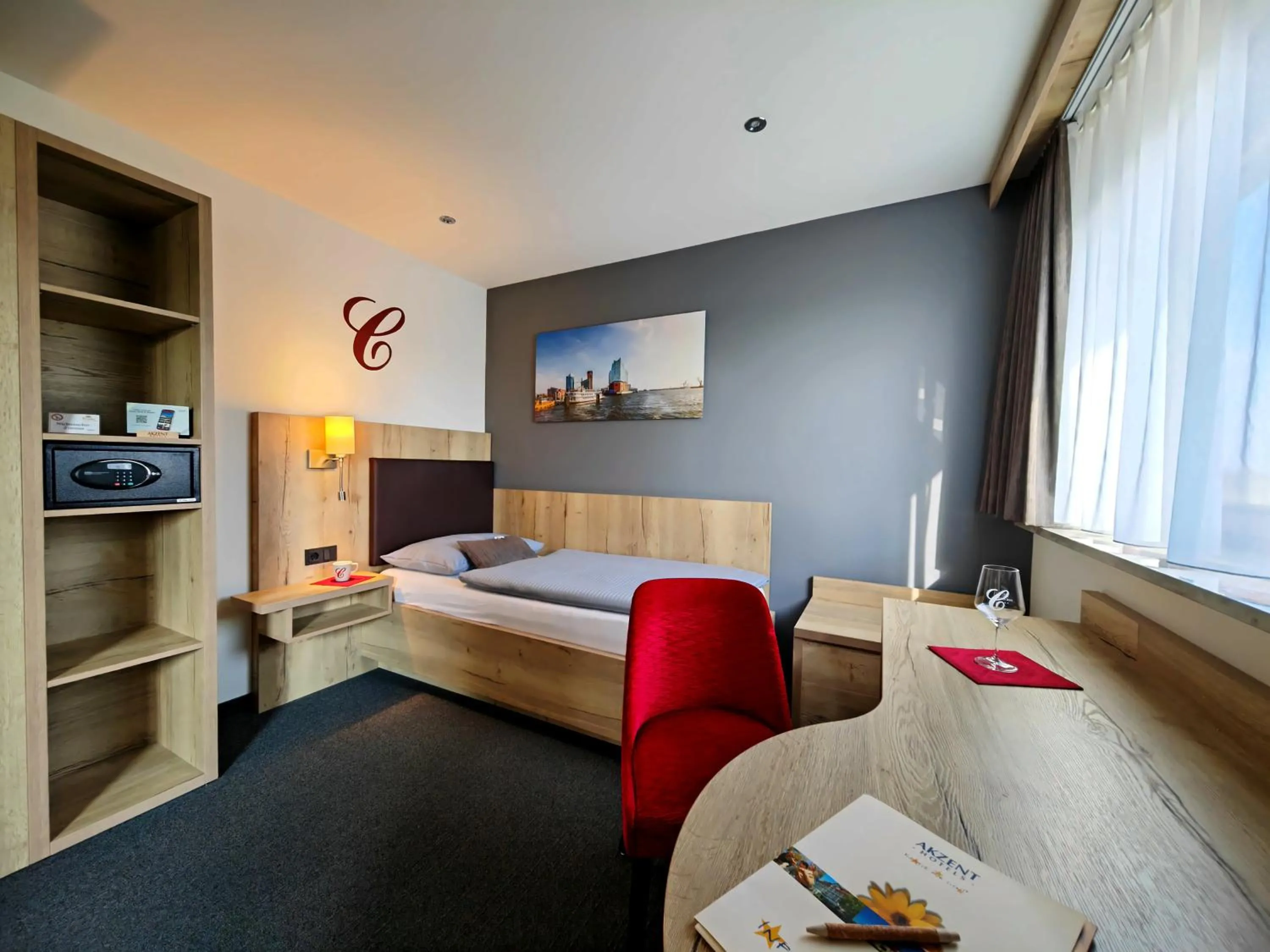 Photo of the whole room, Bed in Akzent Hotel Cordes & Restaurant am Rosengarten