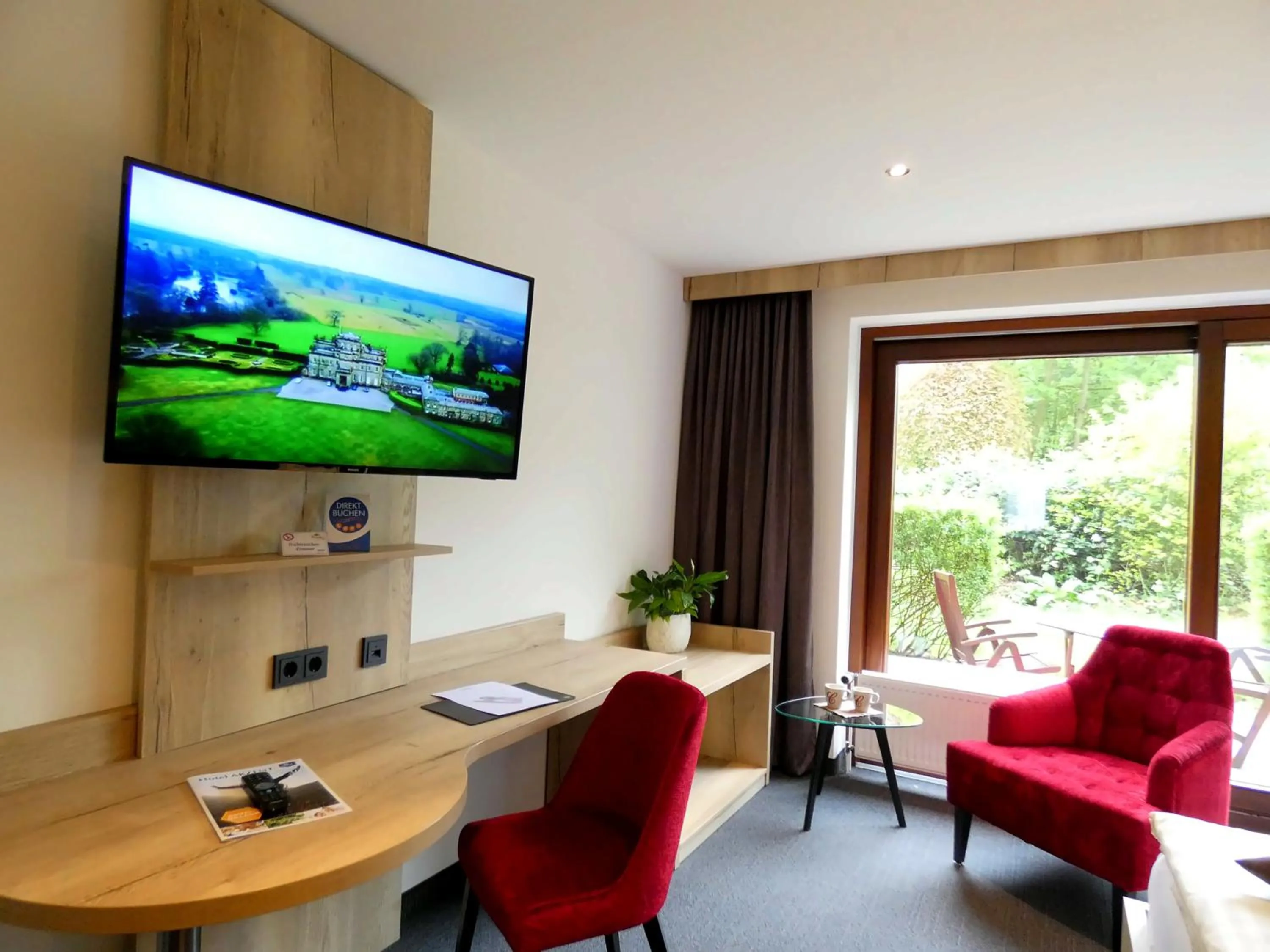 TV and multimedia in Akzent Hotel Cordes & Restaurant am Rosengarten