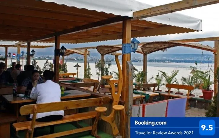 Restaurant/places to eat in RELAX Apartment in Varna South Bay Residence