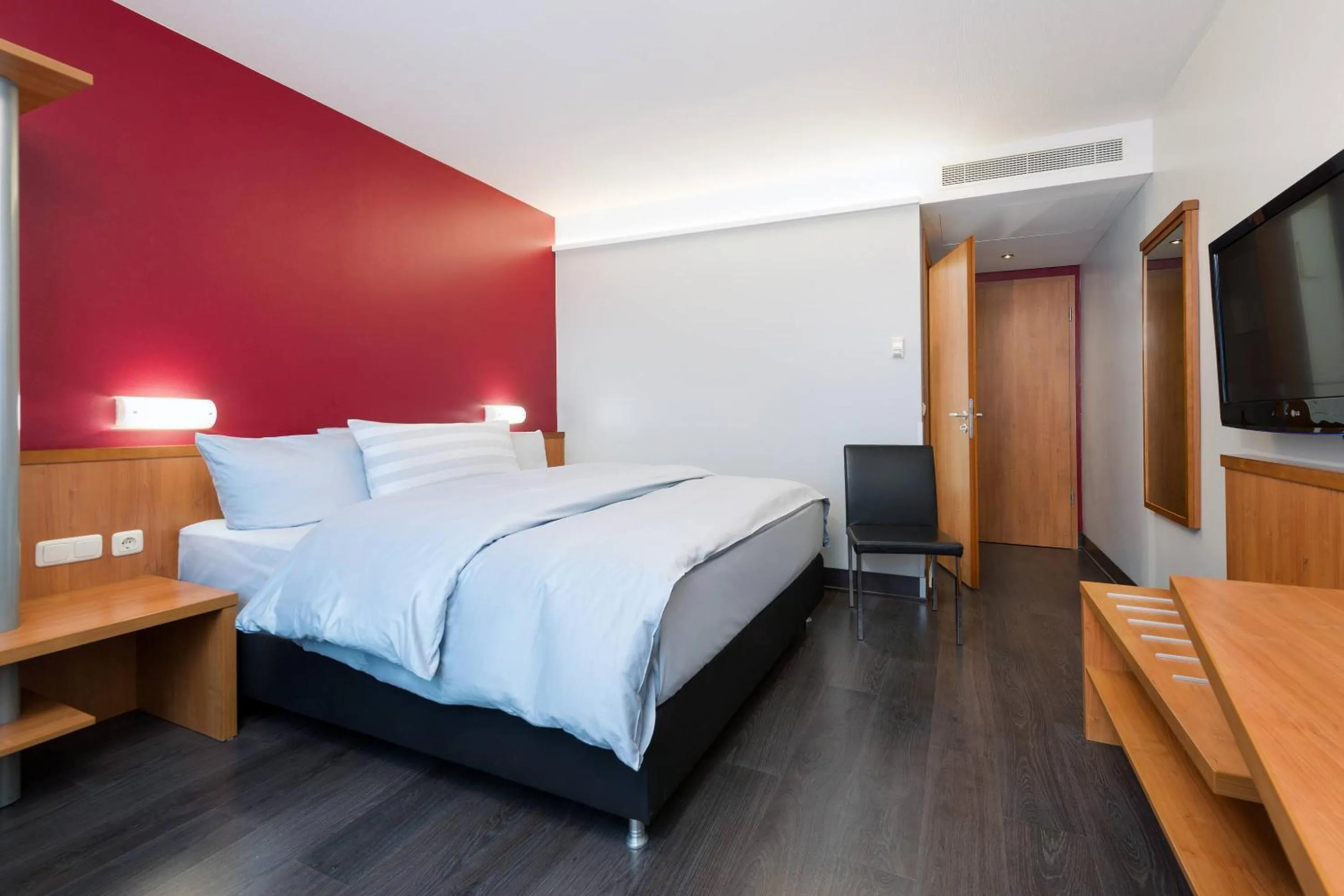 Bed in Hotel Wolfsburg Centrum Affiliated by Meliá