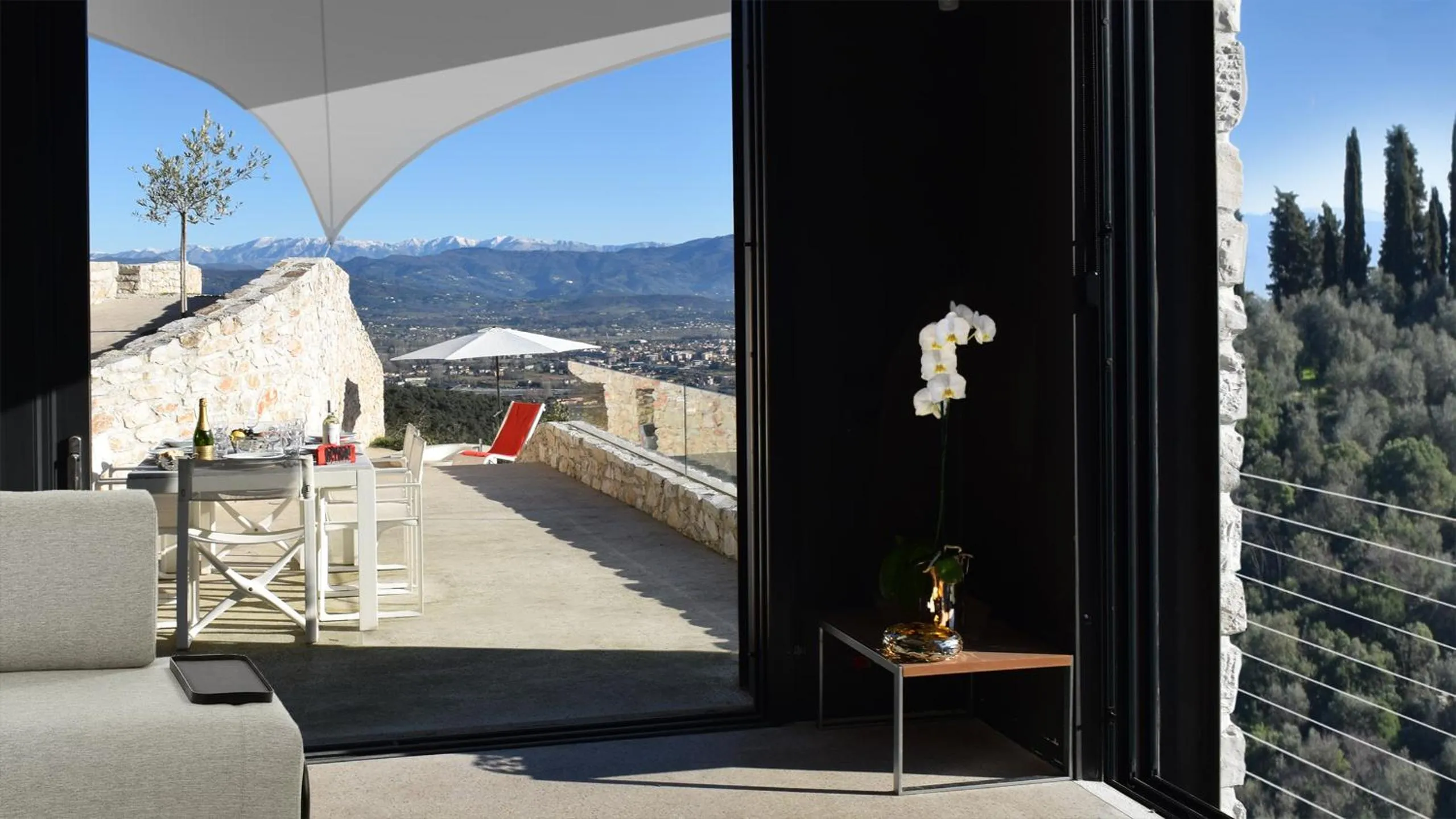 VILLETTA FARFALLINA "The unique property in the world with an openable roof"