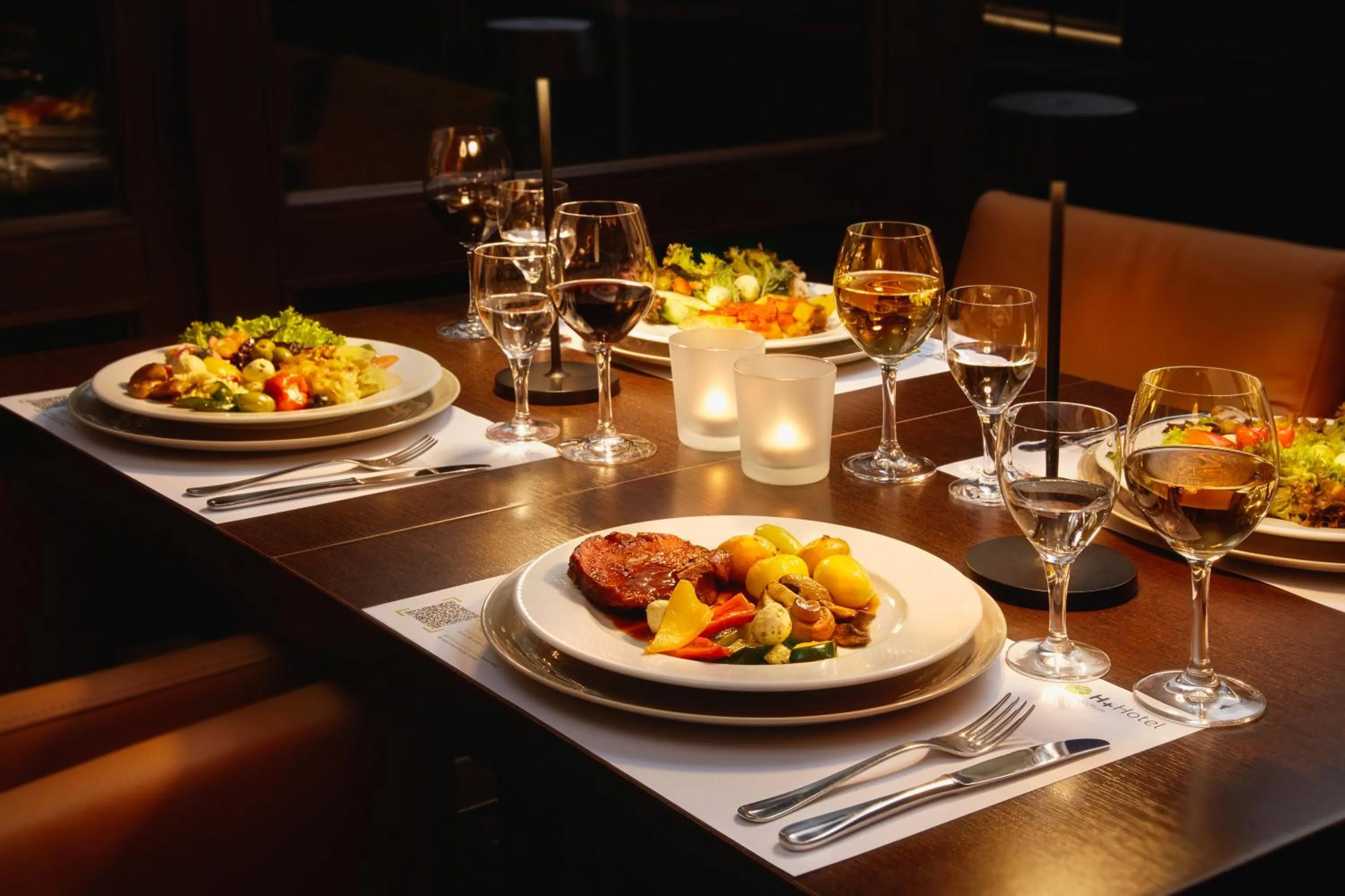 Restaurant/places to eat in H+ Hotel Bochum