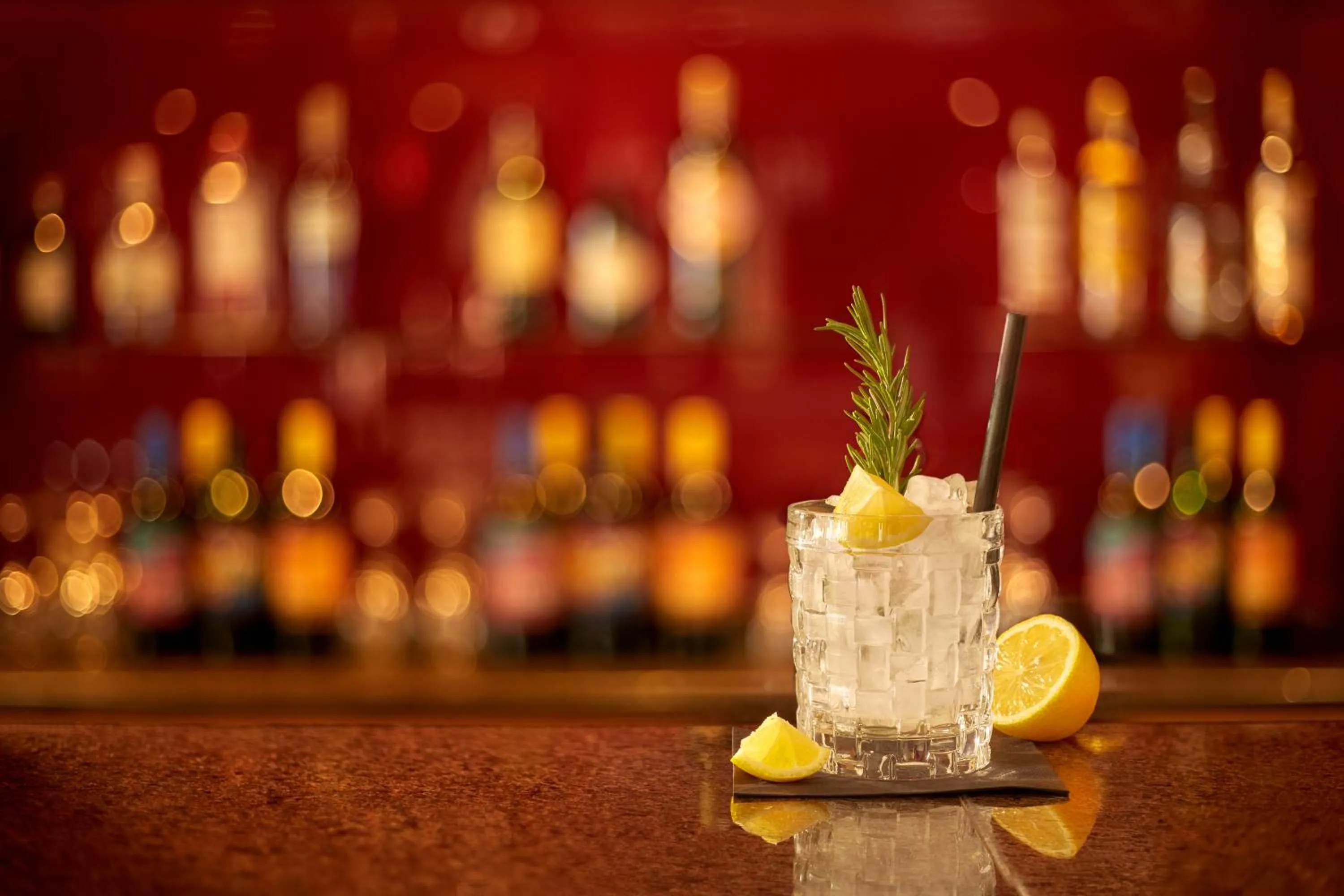 Lounge or bar in H+ Hotel Bochum