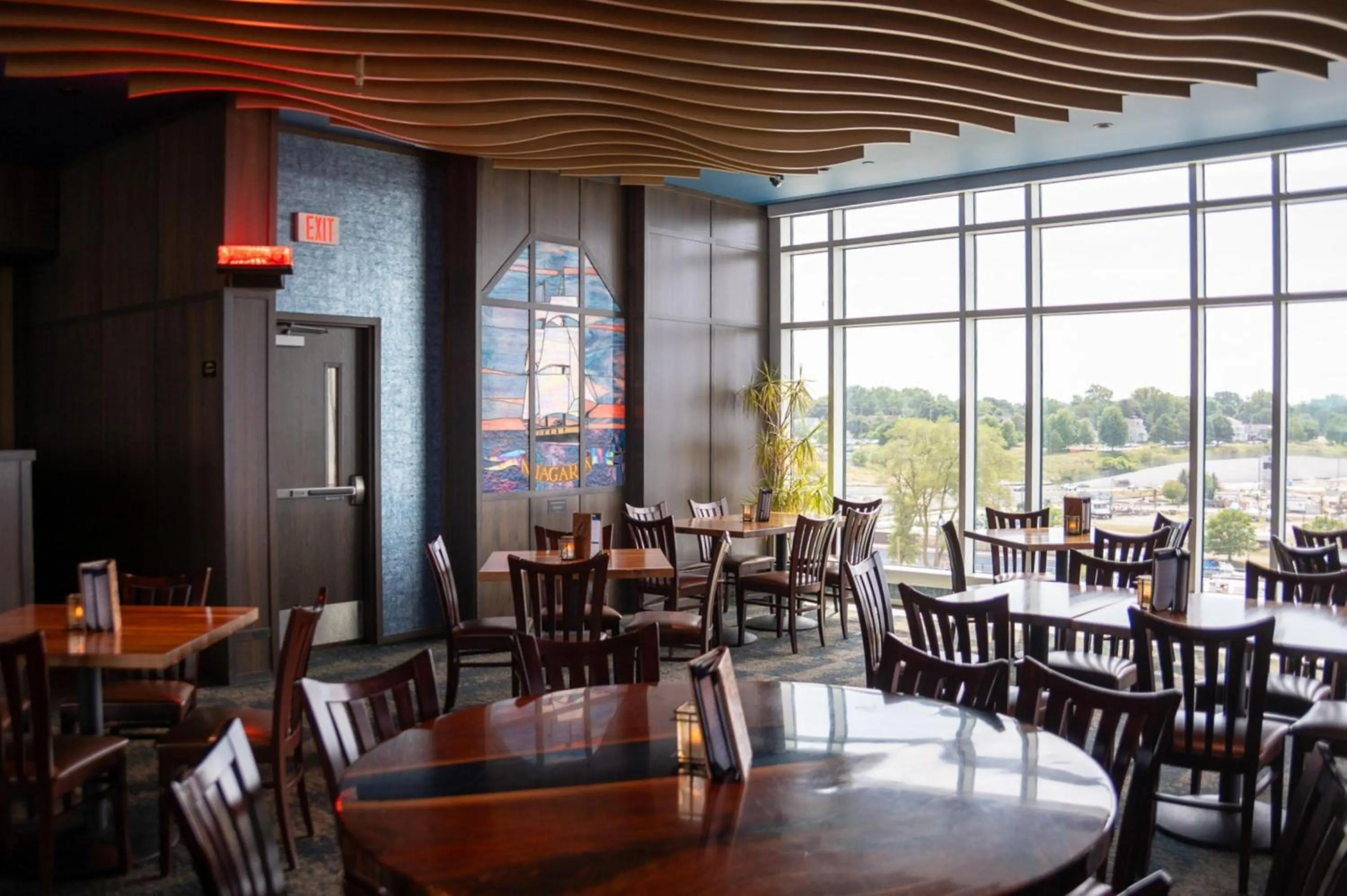 Restaurant/places to eat in Hampton Inn & Suites Erie Bayfront