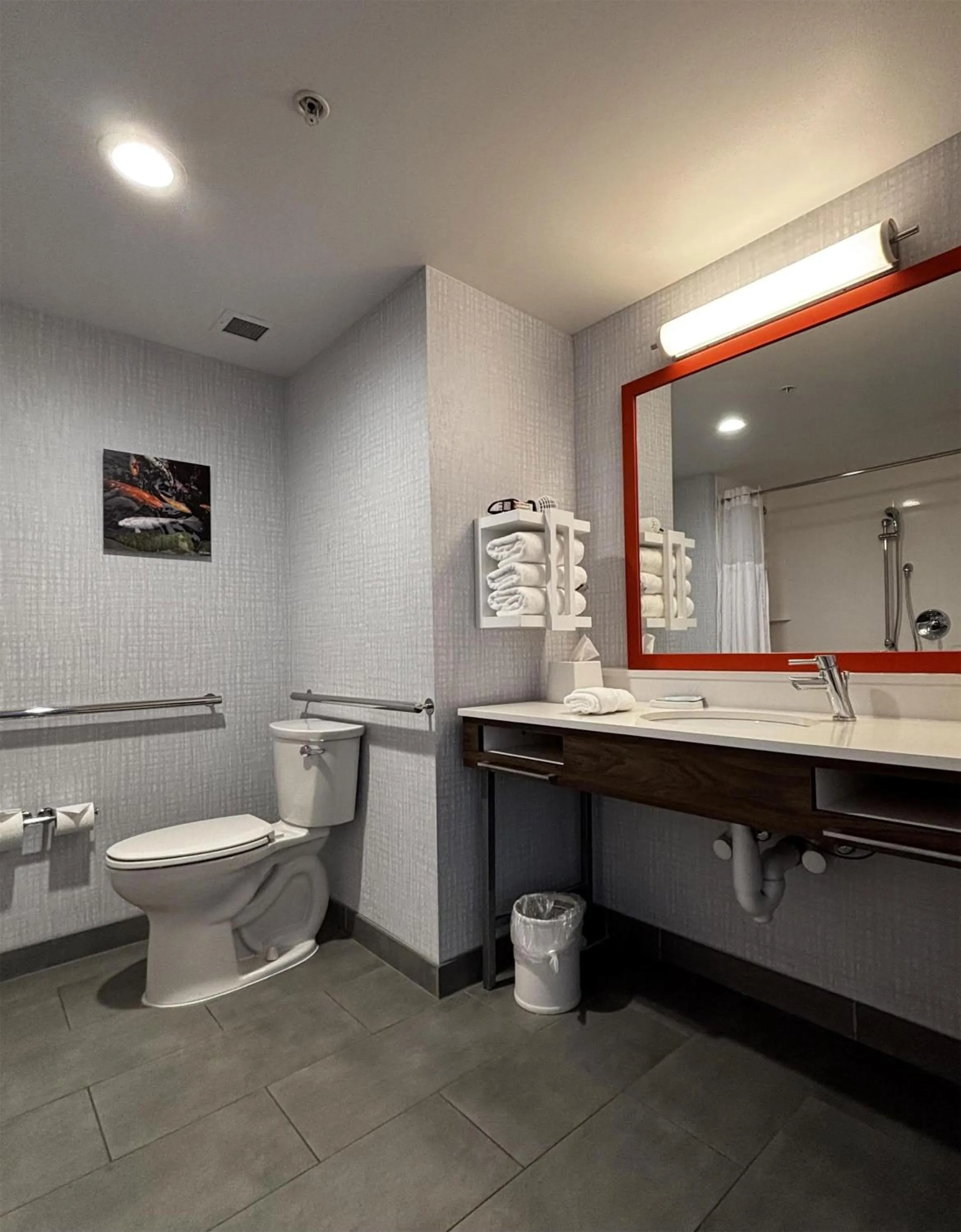 Bathroom in Hampton Inn & Suites Erie Bayfront